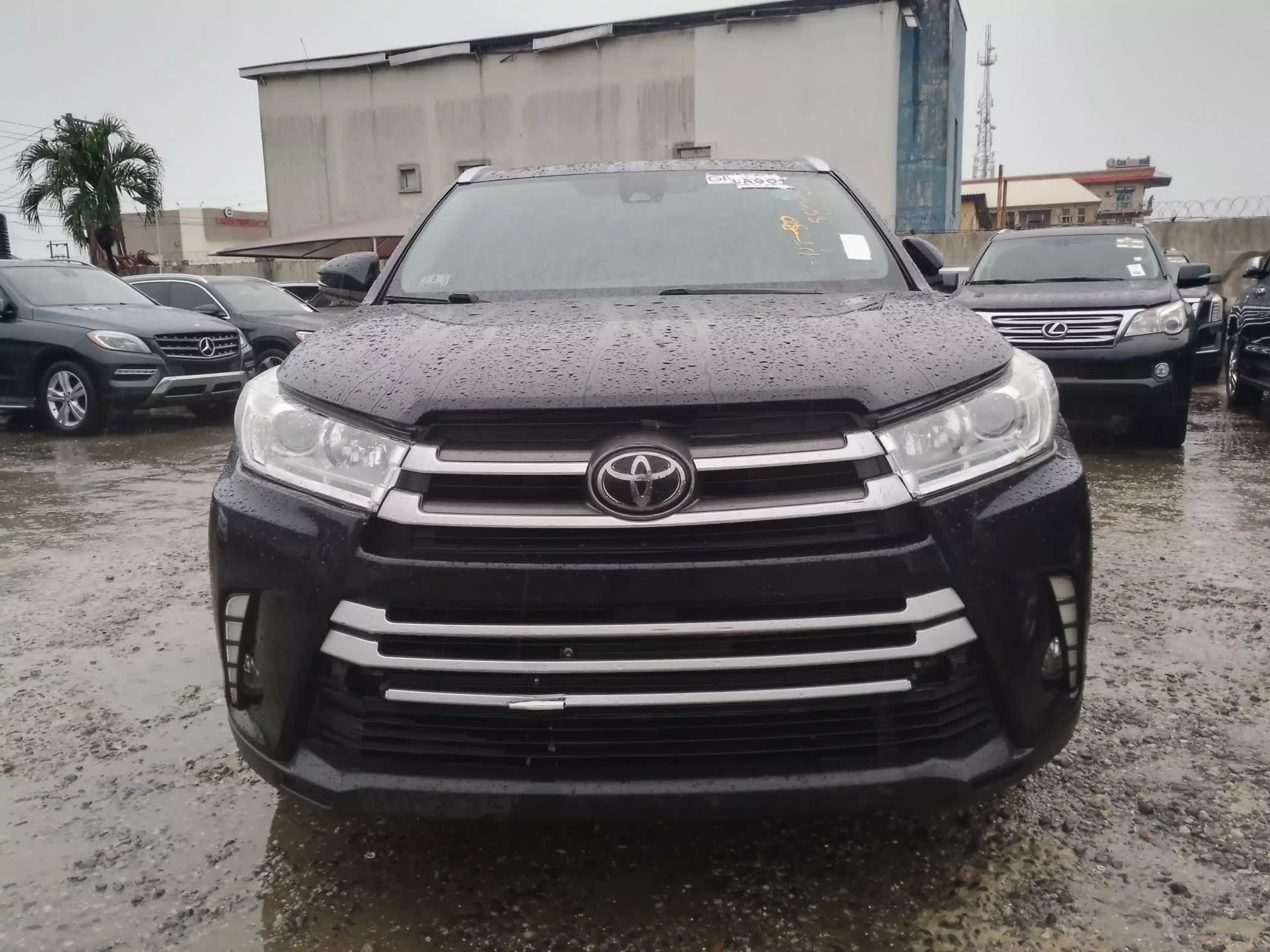 Toyota Highlander   - 2017