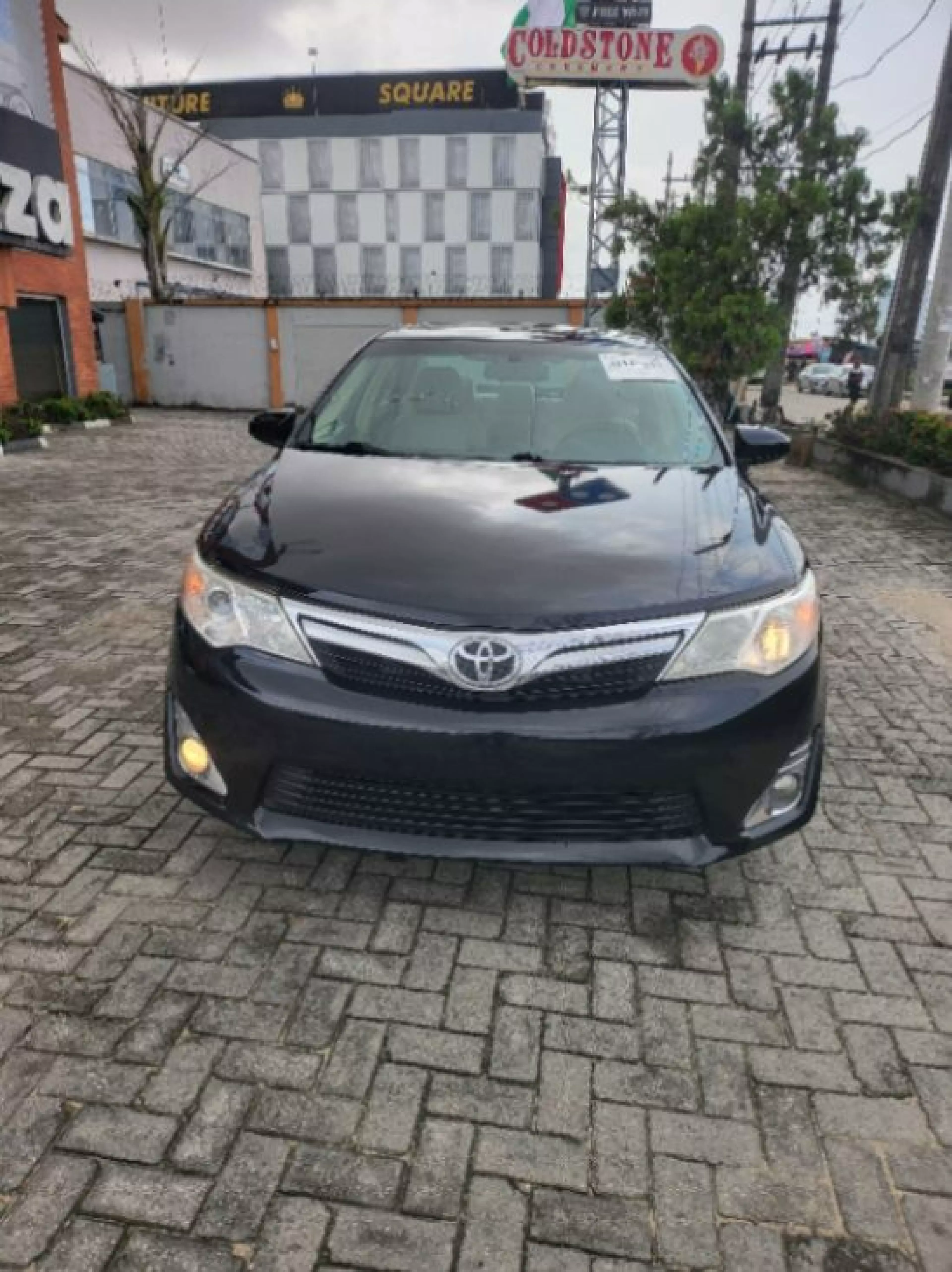 Toyota Camry - 2012