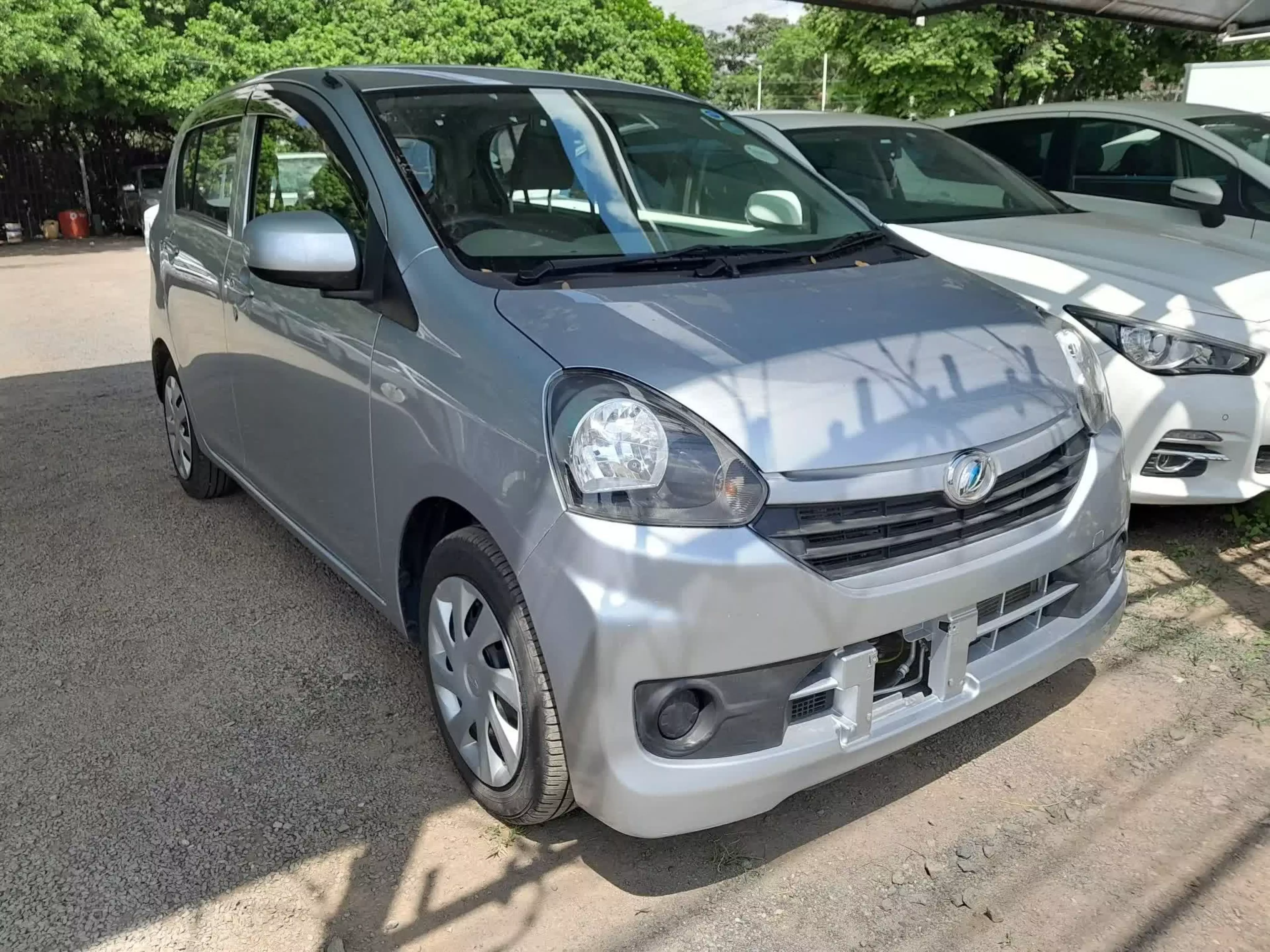 Daihatsu Mira  - 2016