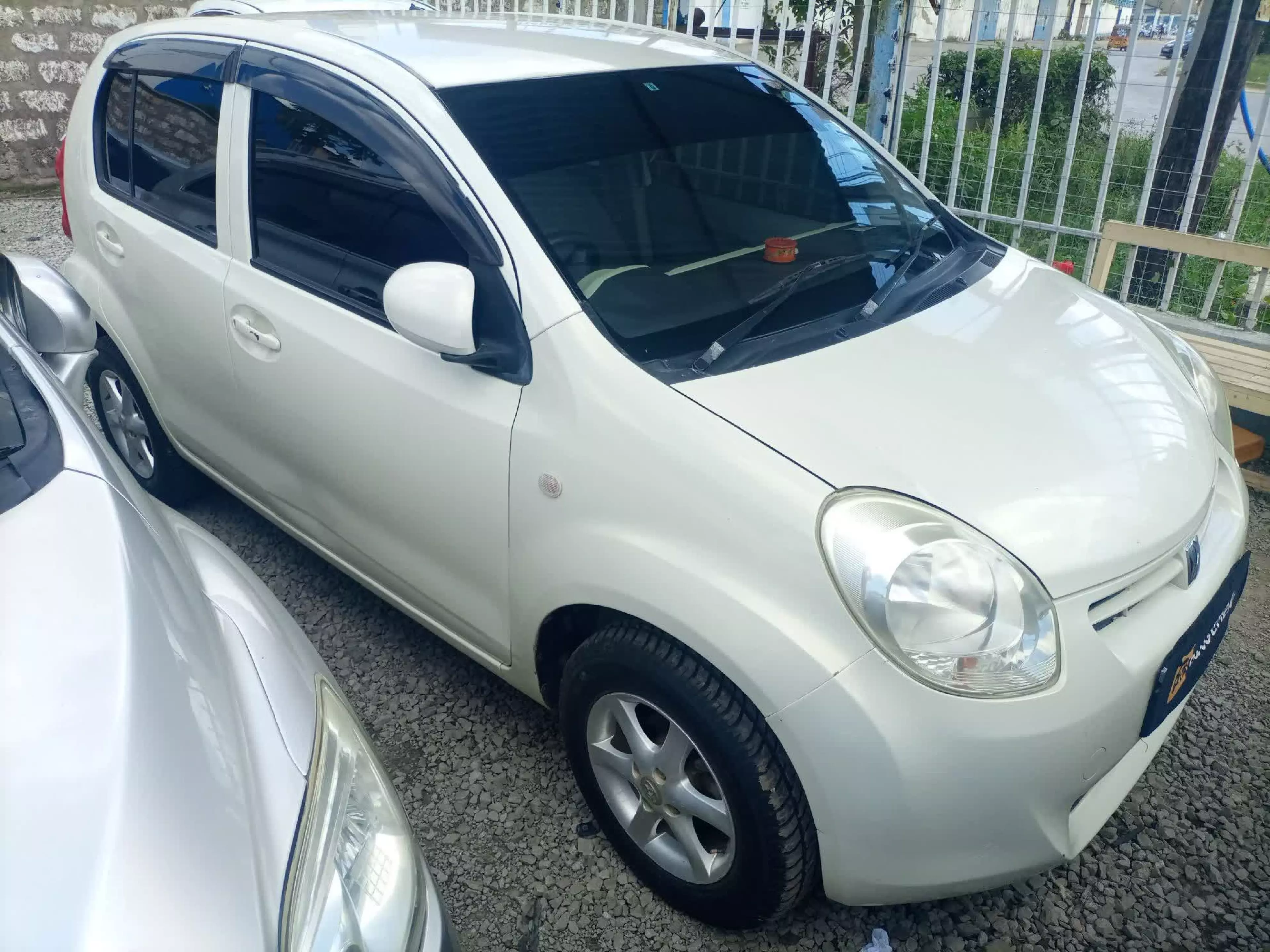 Toyota Passo - 2011