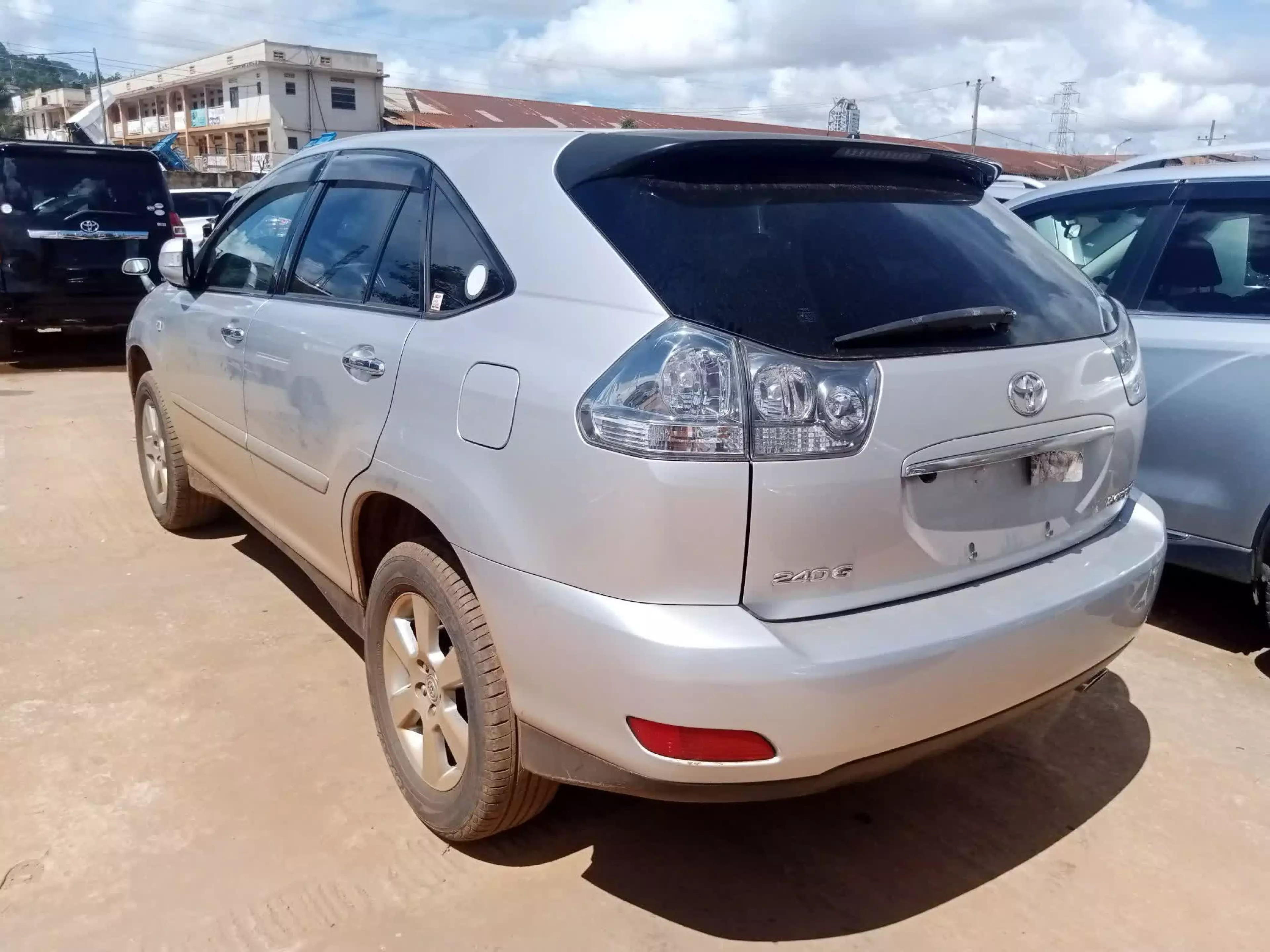 Toyota Harrier   - 2011