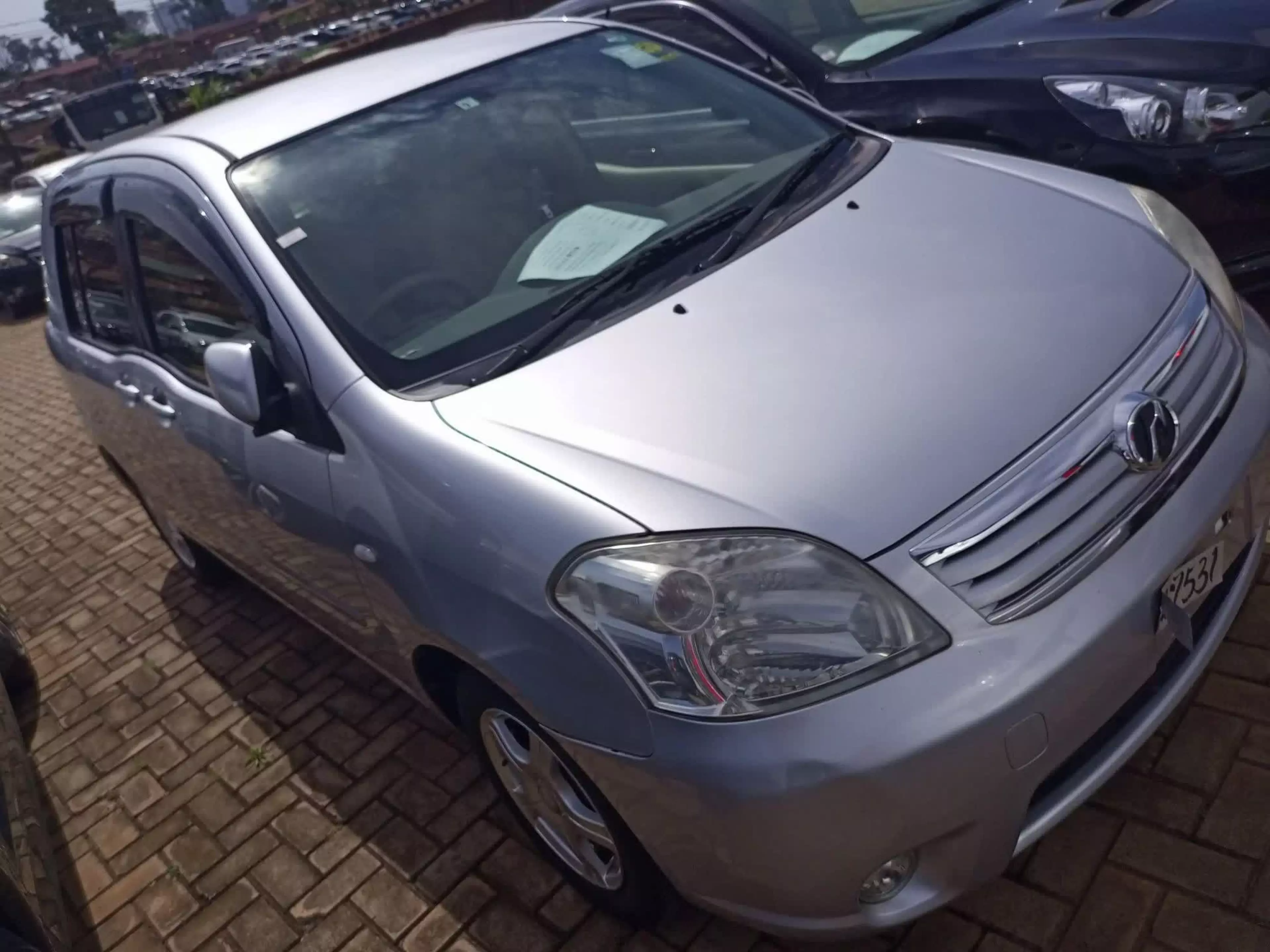 Toyota Raum  - 2009