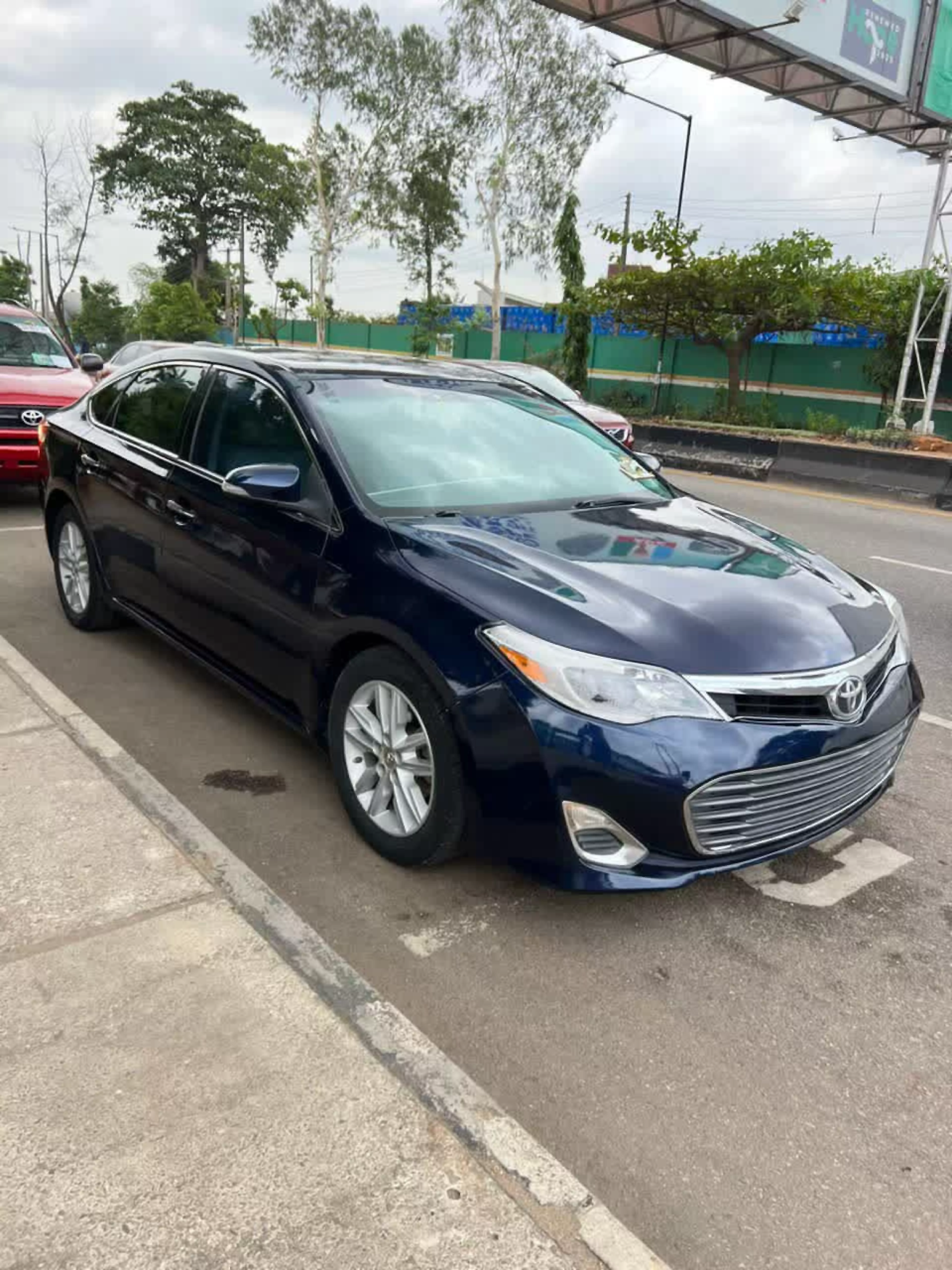Toyota Avalon - 2013