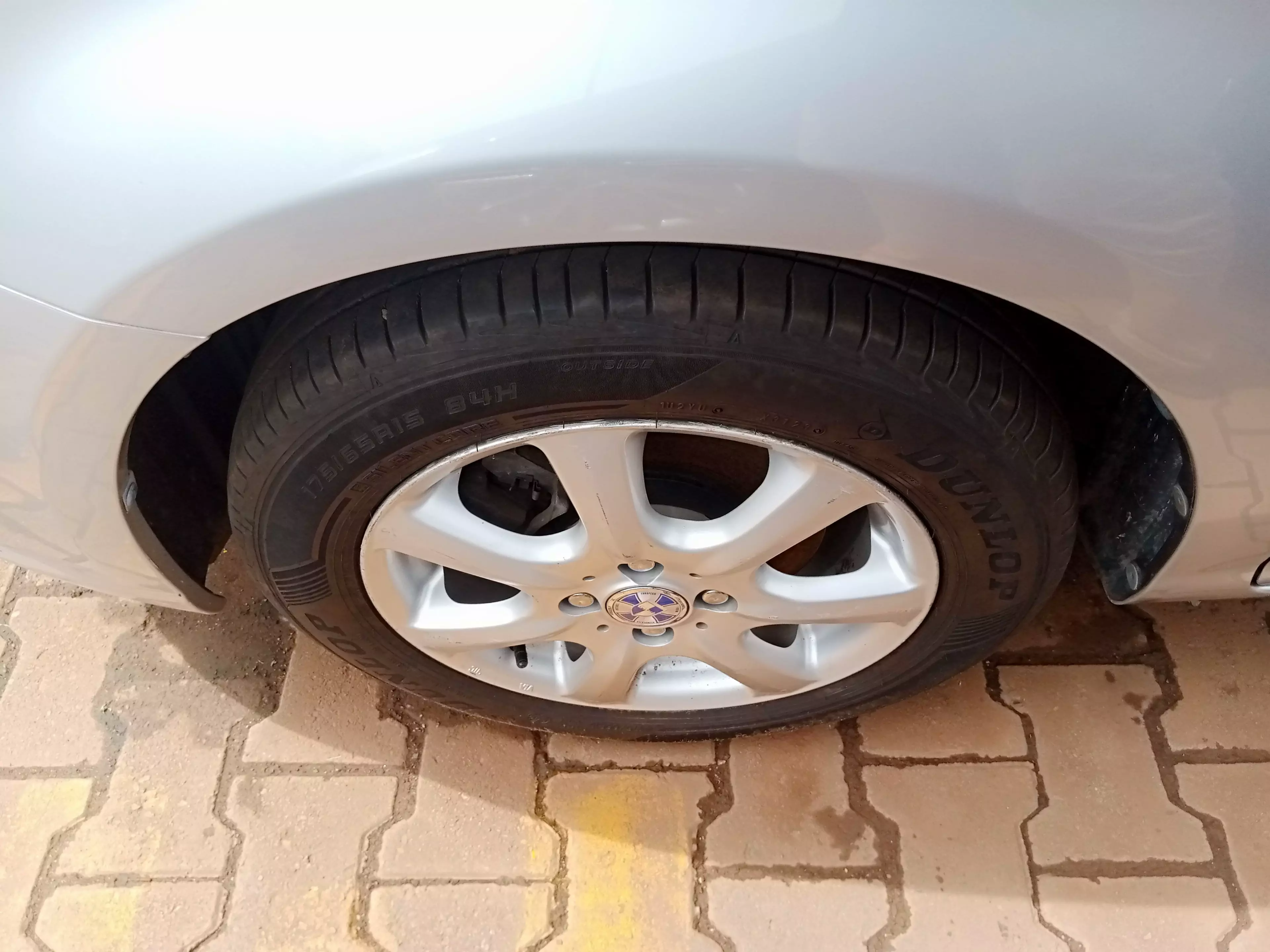 Toyota Fielder    - 2012