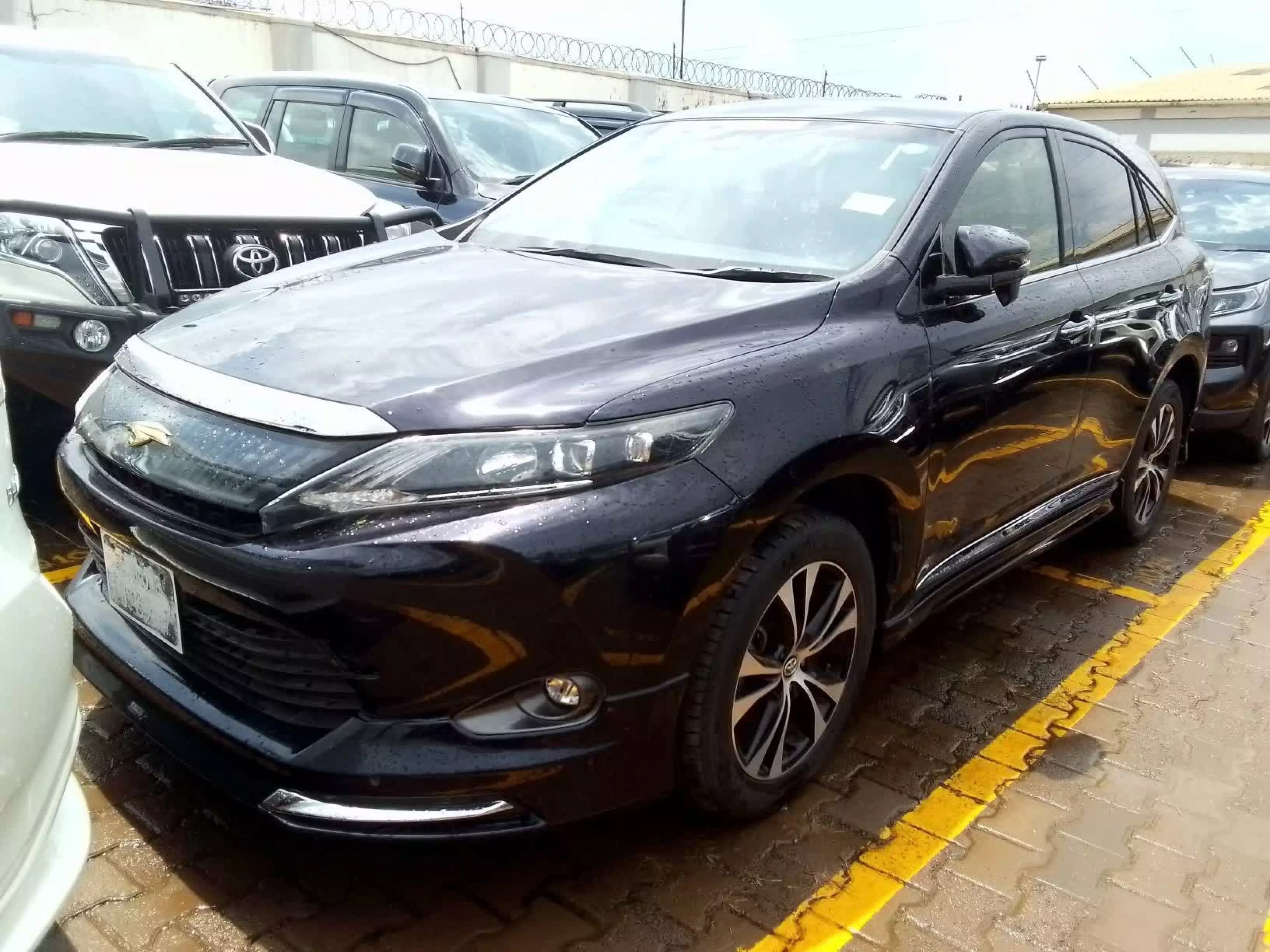 Toyota Harrier - 2014