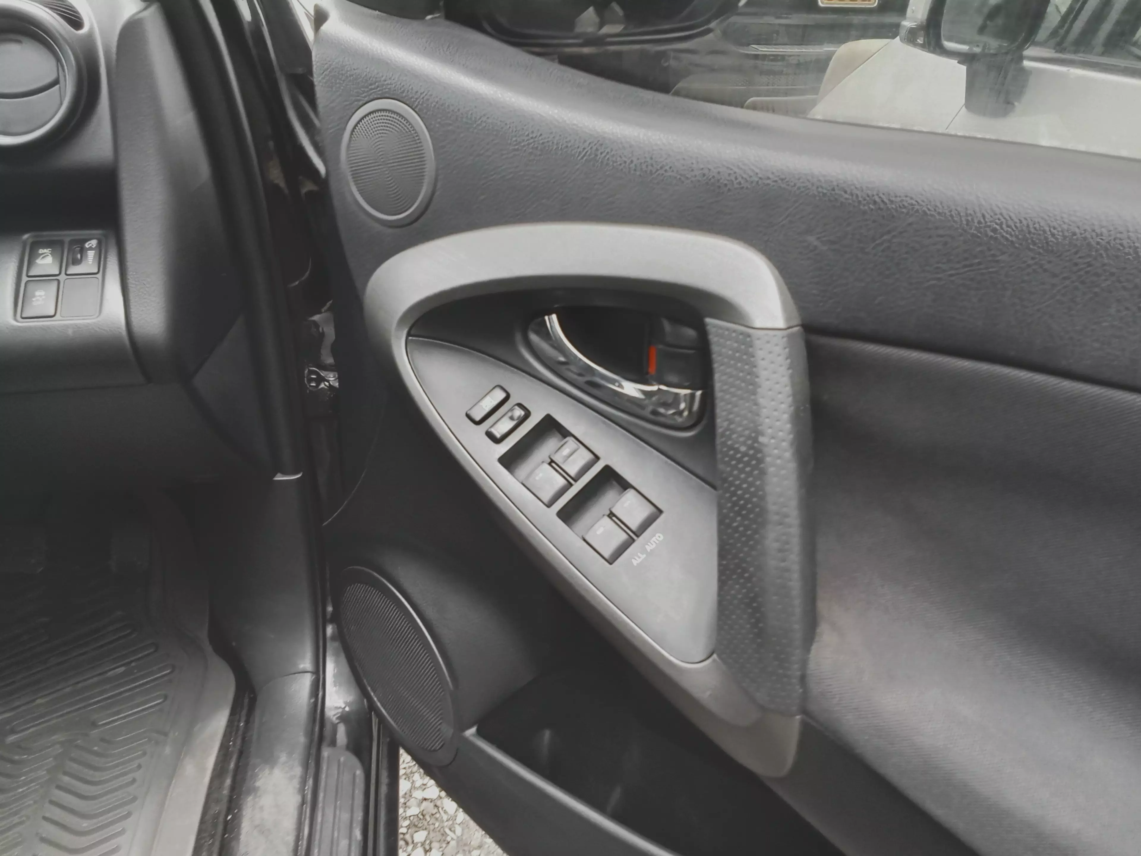 Toyota RAV 4   - 2005