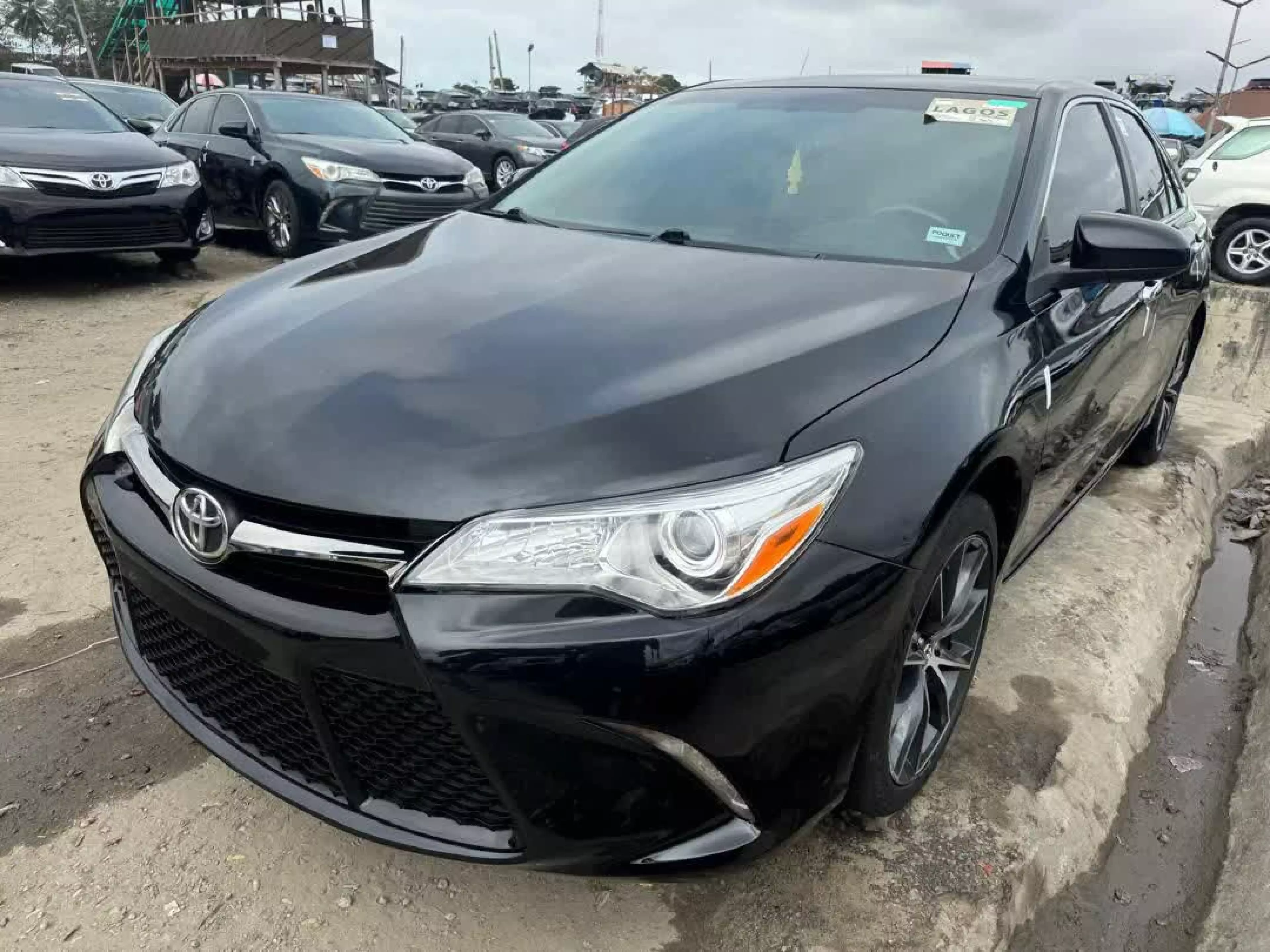 Toyota Camry - 2016