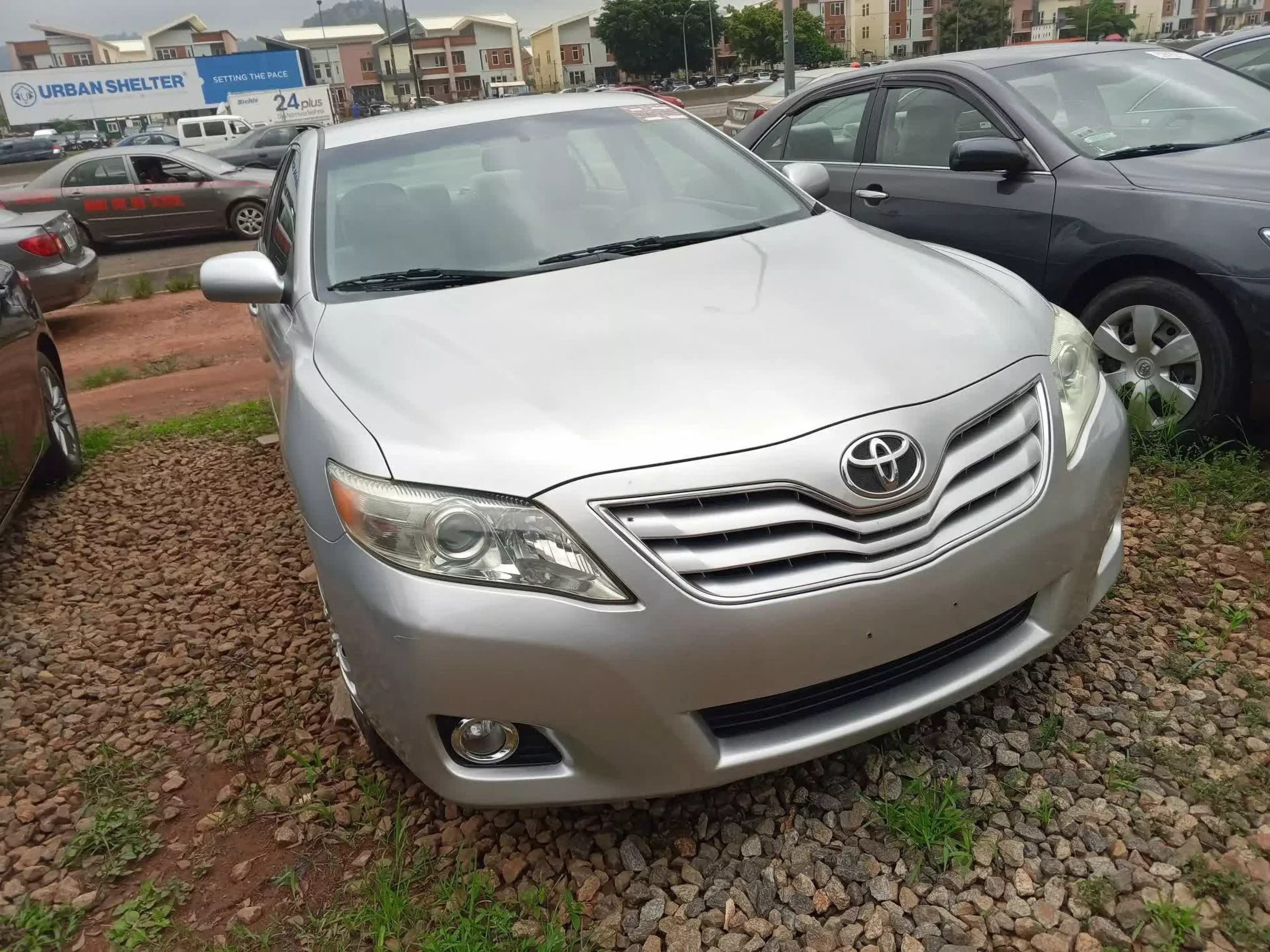 Toyota Camry - 2010