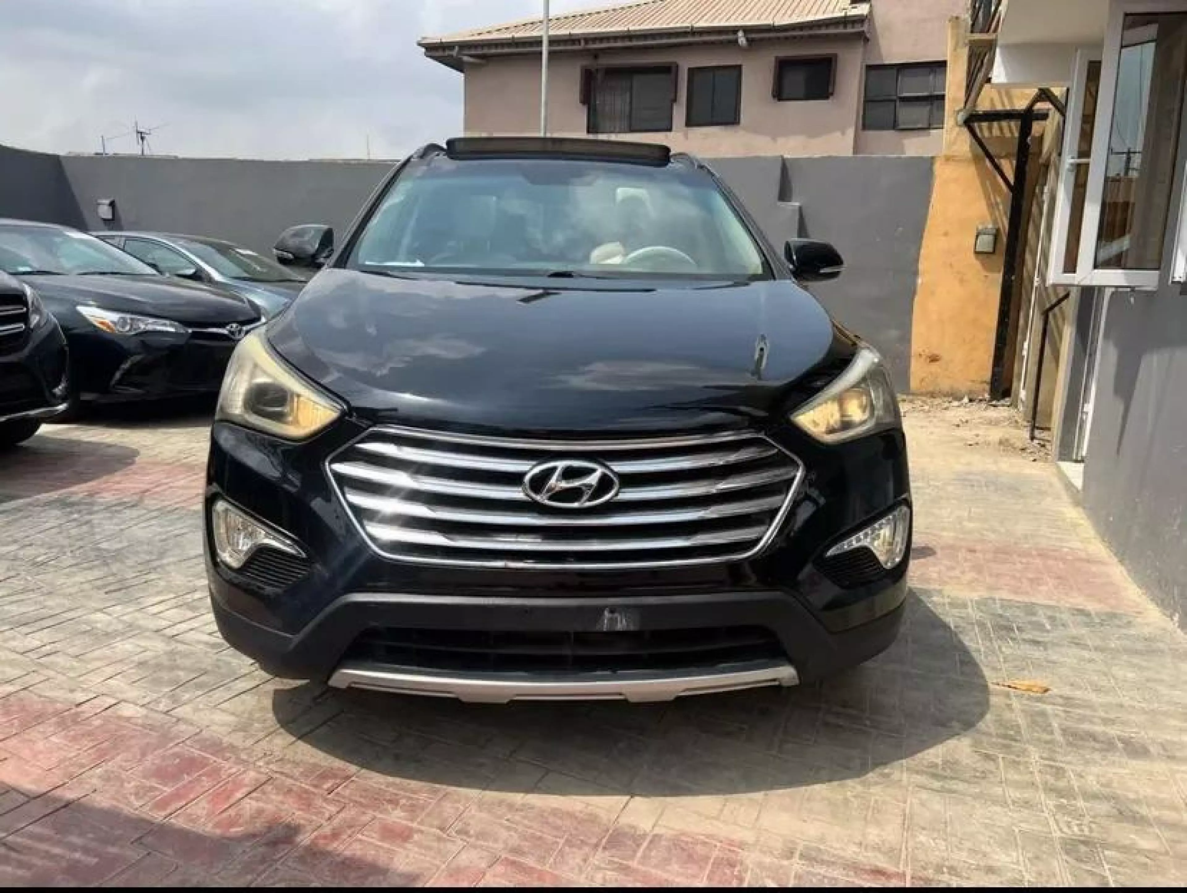 Hyundai Santa Fe   - 2013