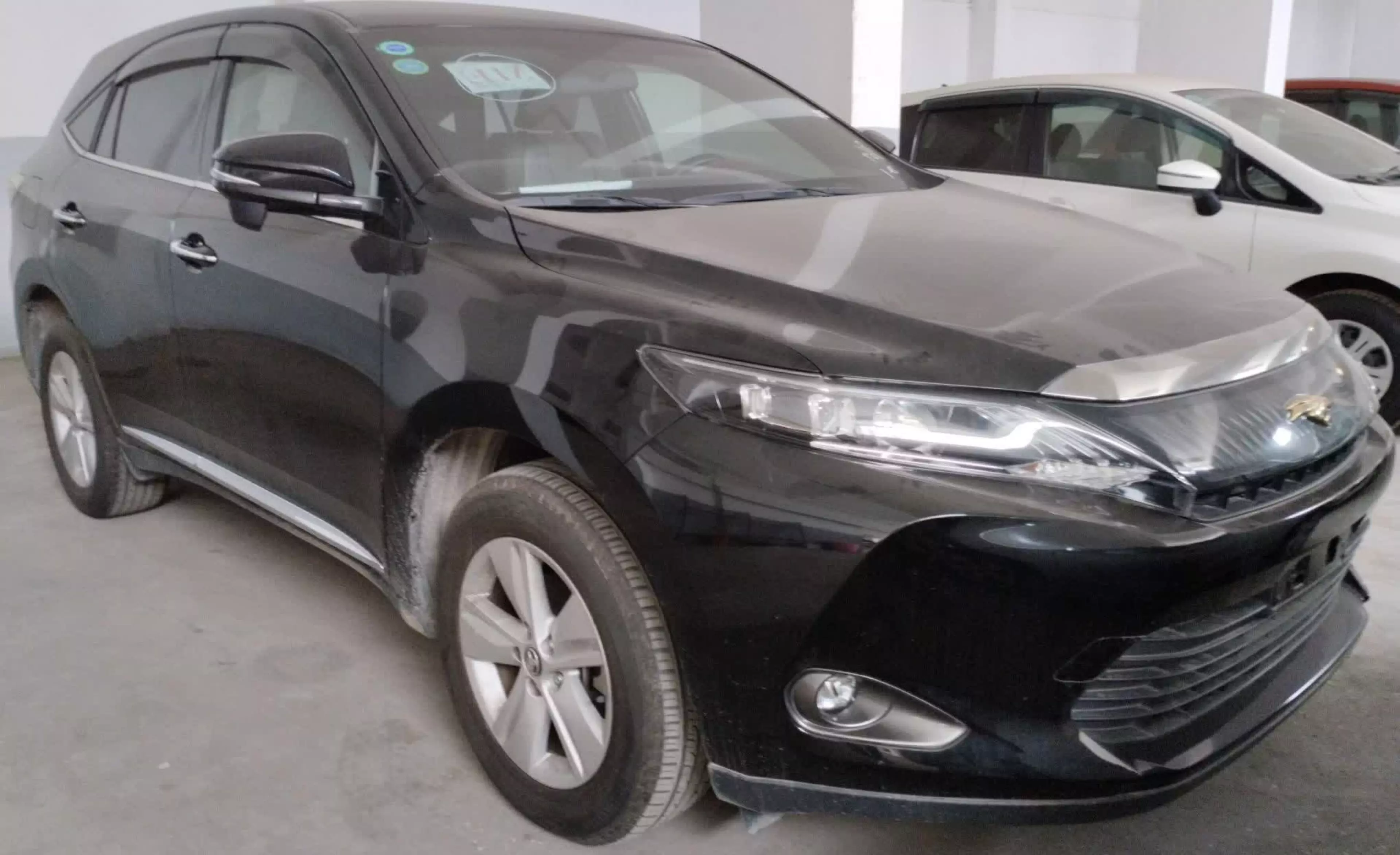 Toyota Harrier - 2016