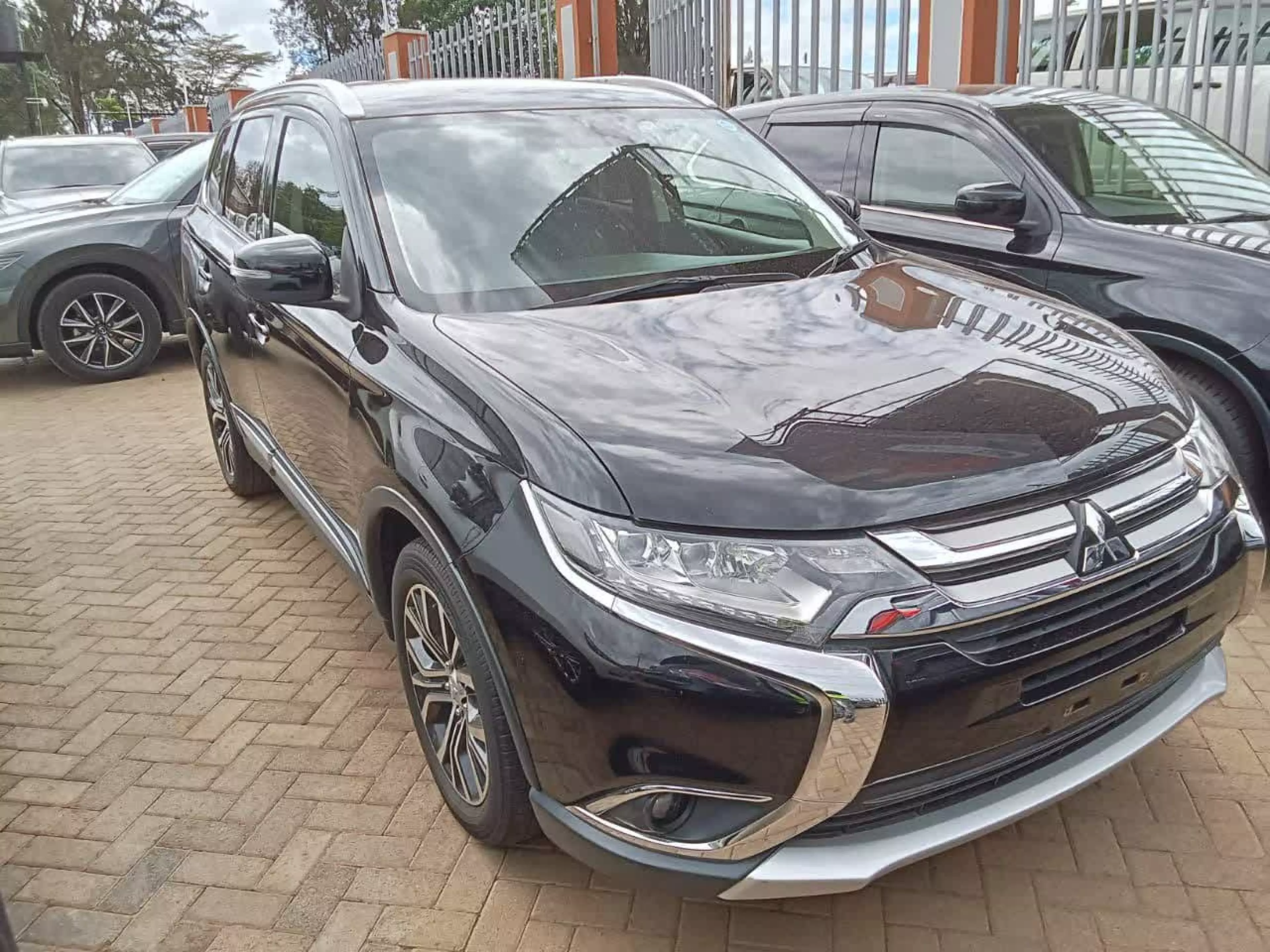 Mitsubishi Outlander GLX - 2016