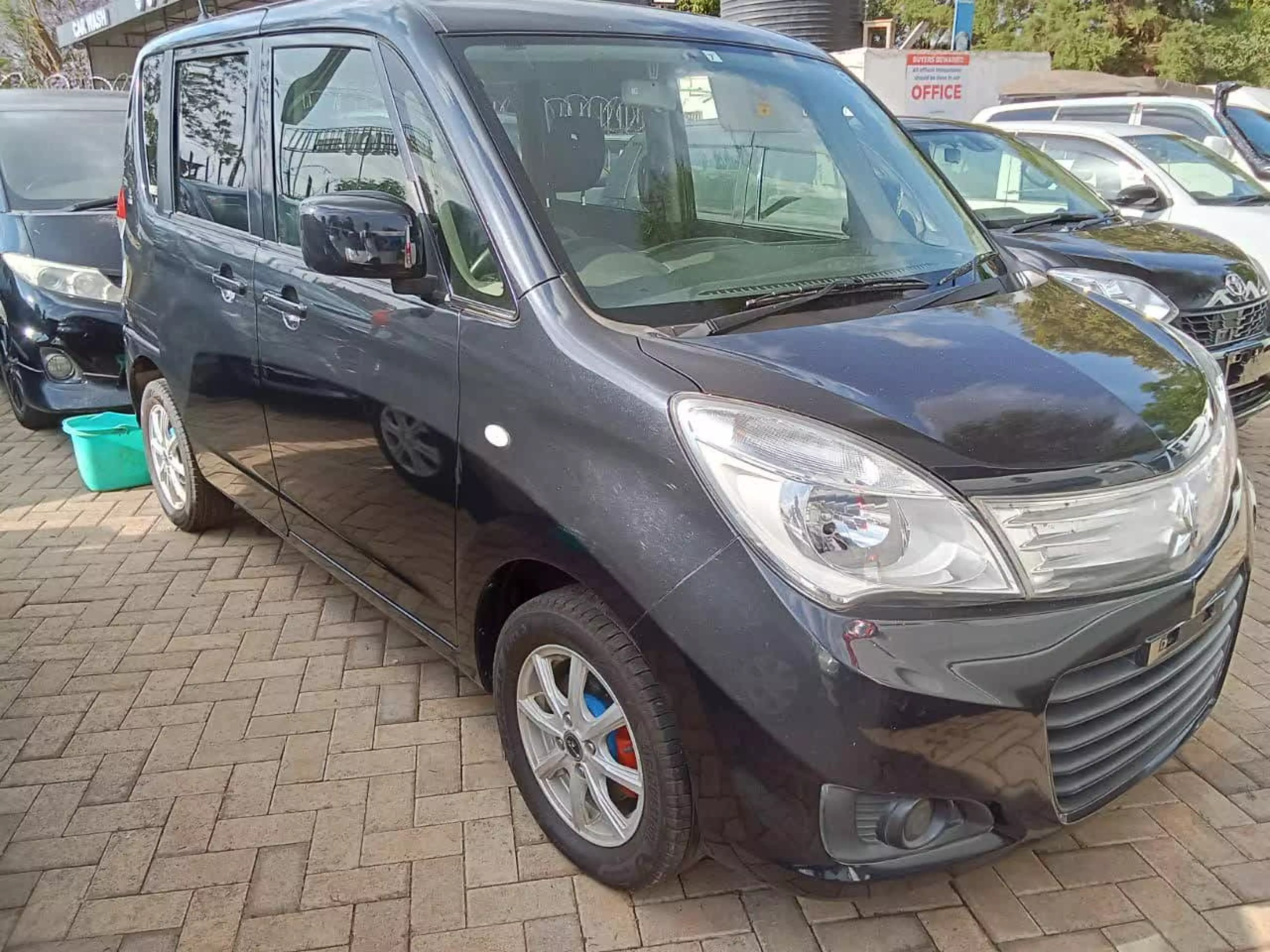 SUZUKI Solio - 2015