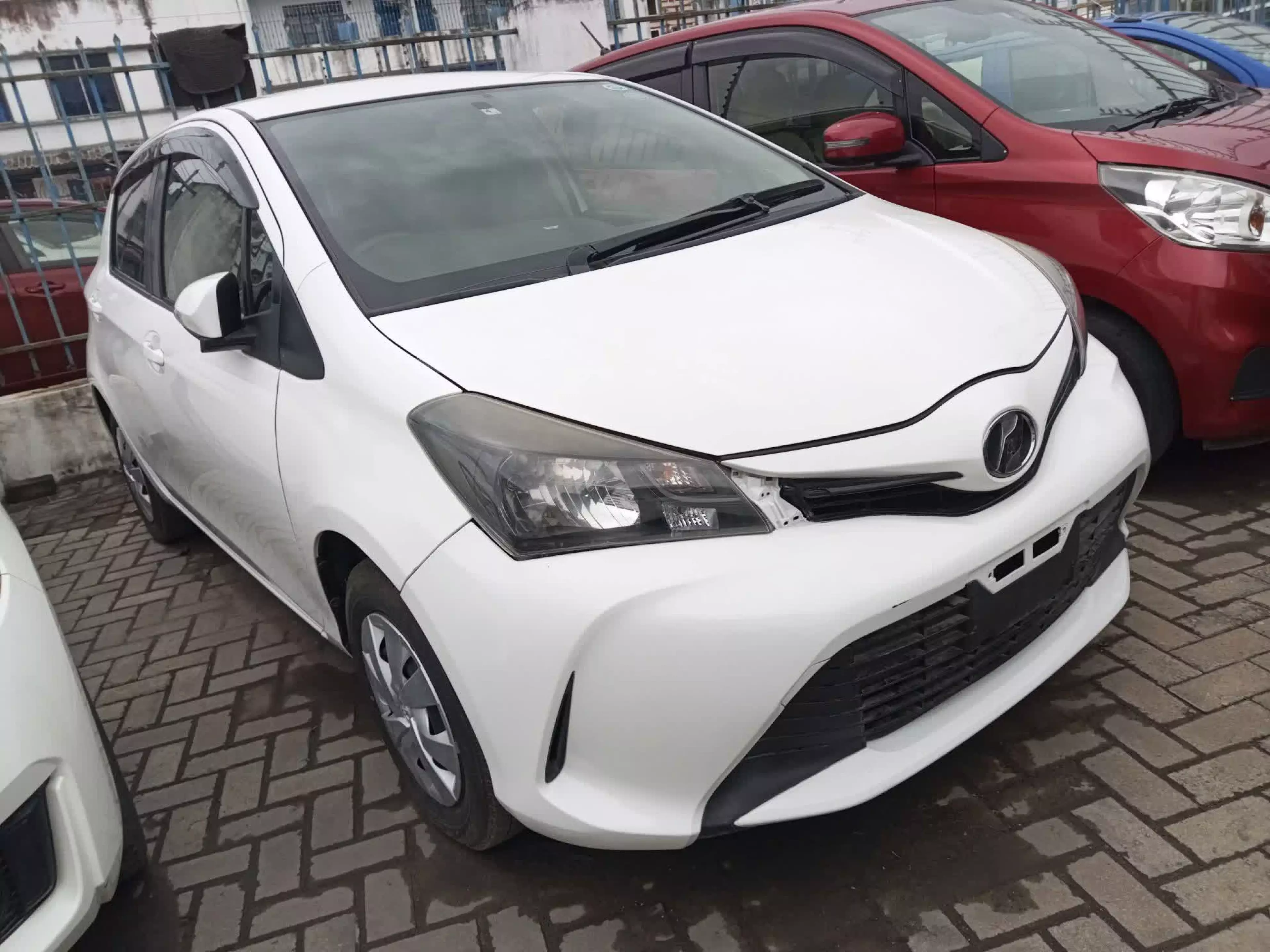 Toyota Vitz - 2015