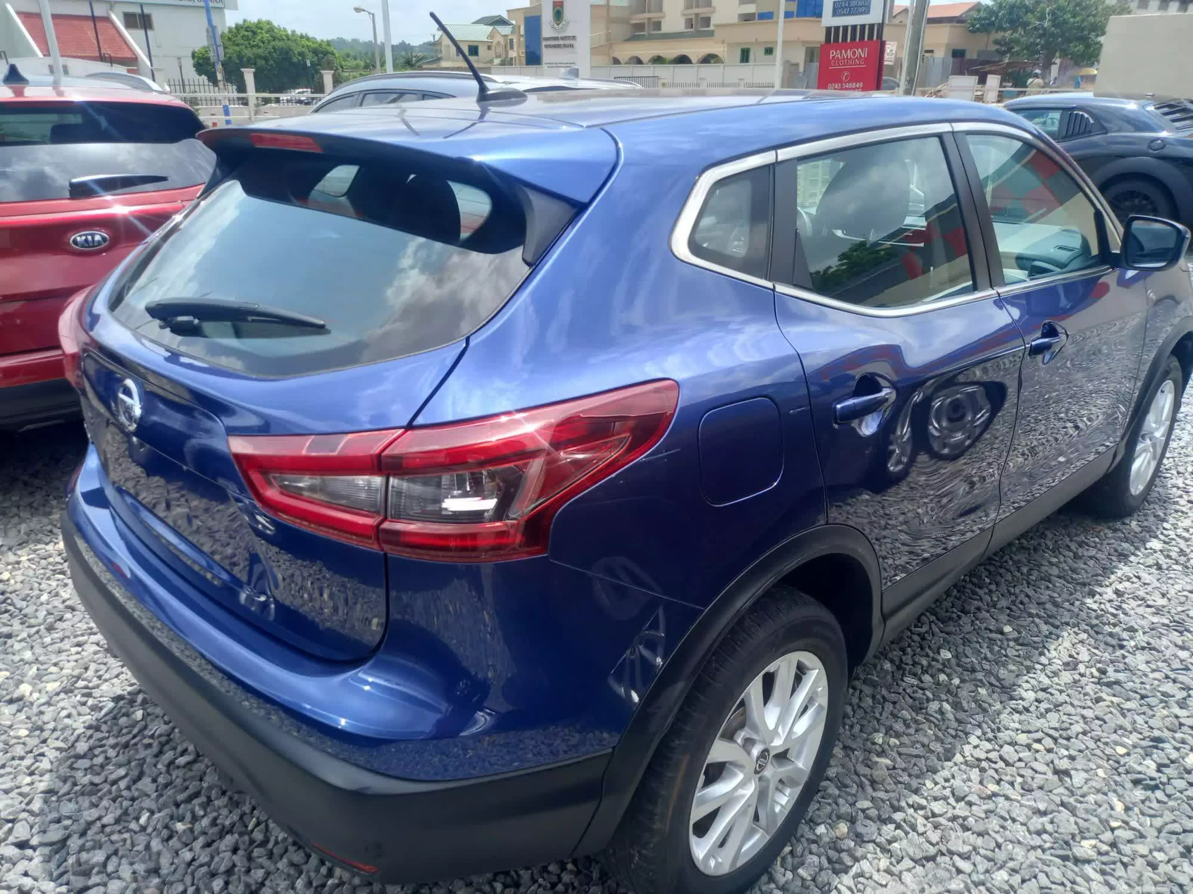 Nissan Rogue   - 2020