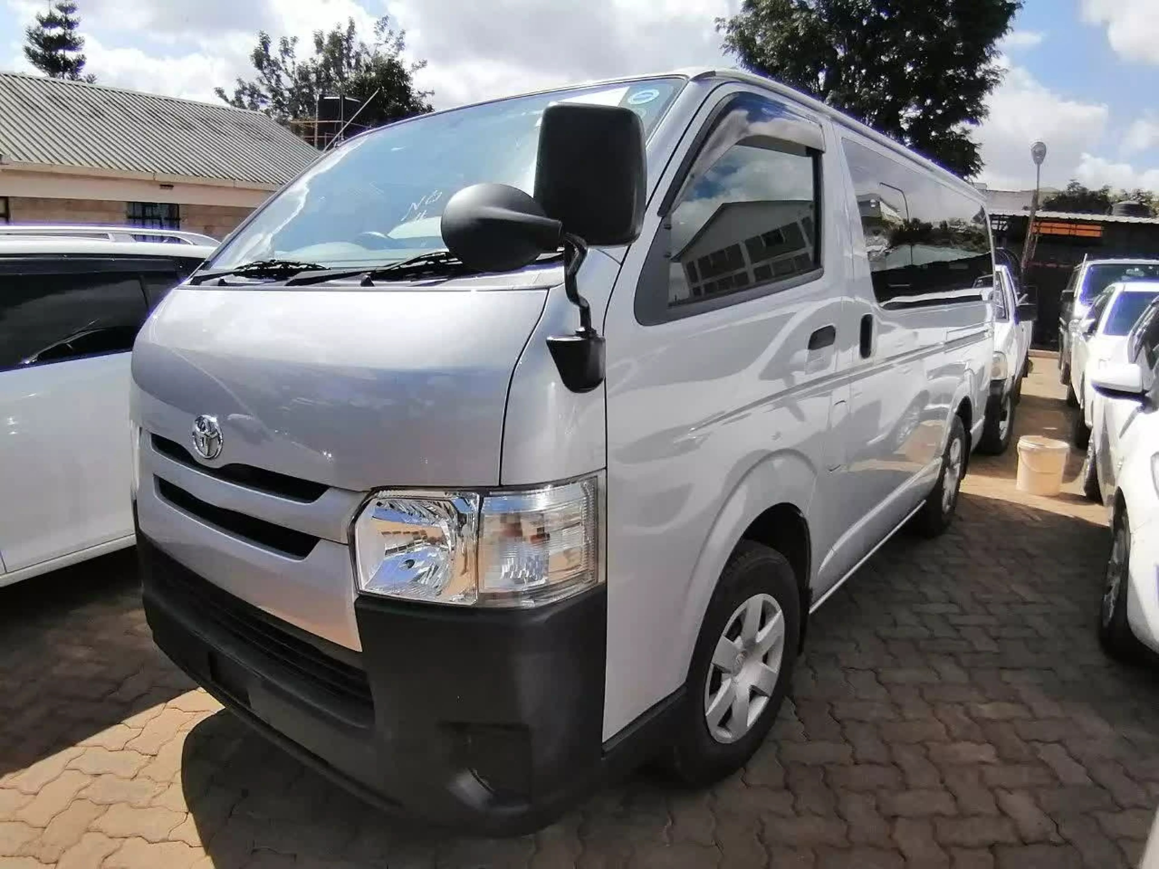 Toyota Hiace - 3000