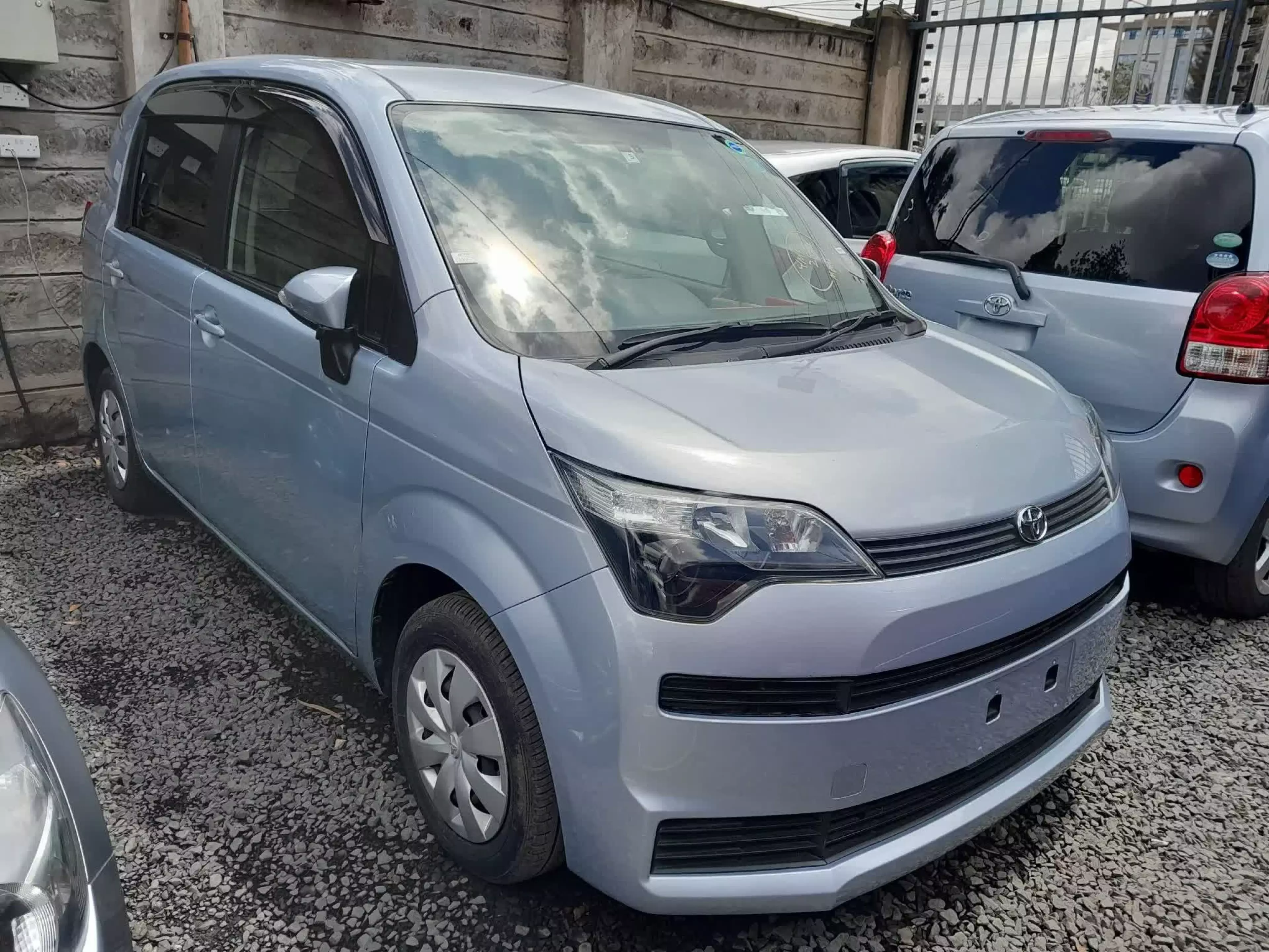 Toyota Spade  - 2015