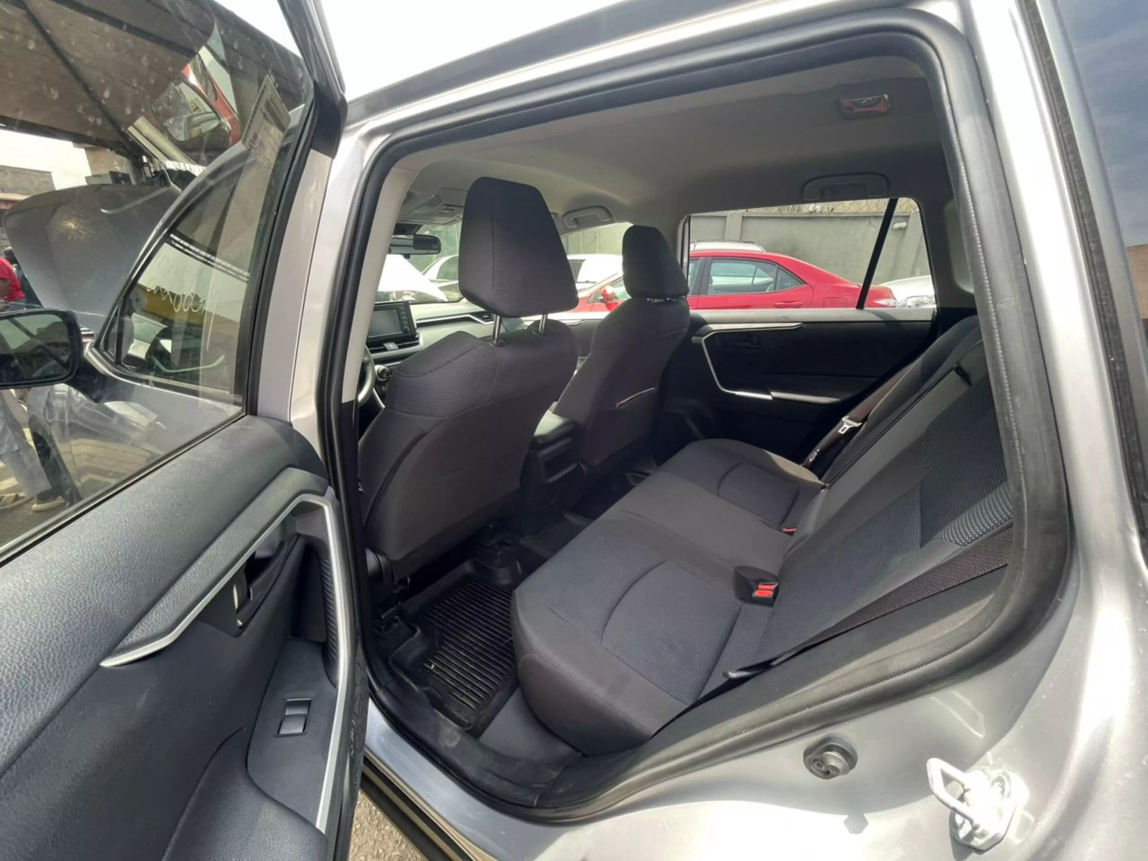 Toyota RAV 4   - 2019