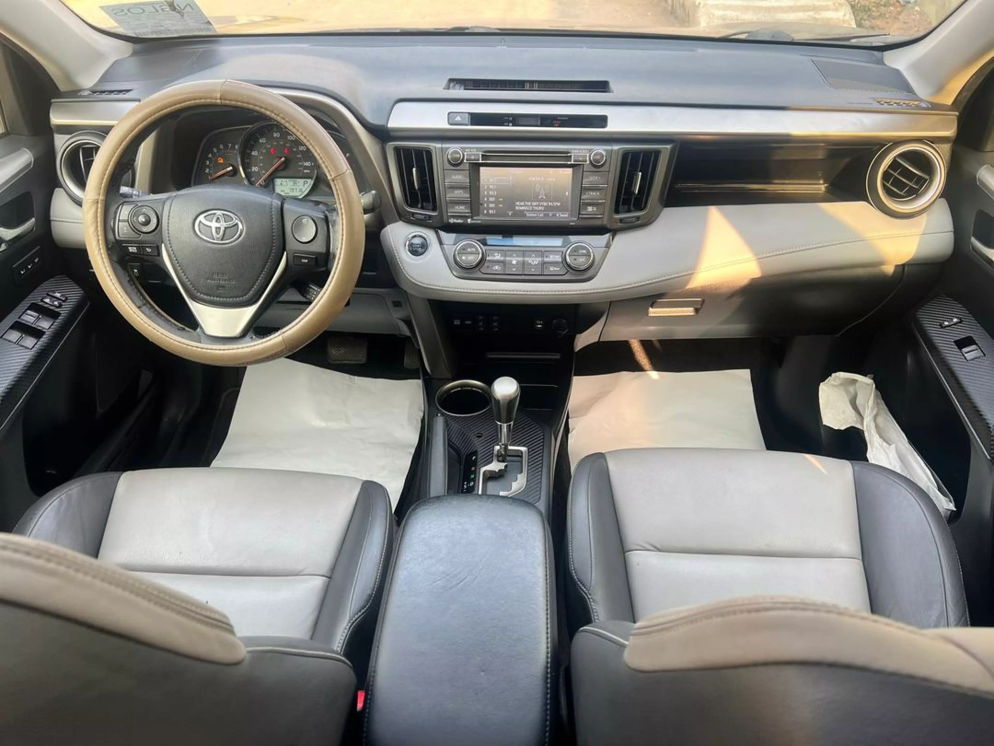 Toyota RAV 4   - 2015