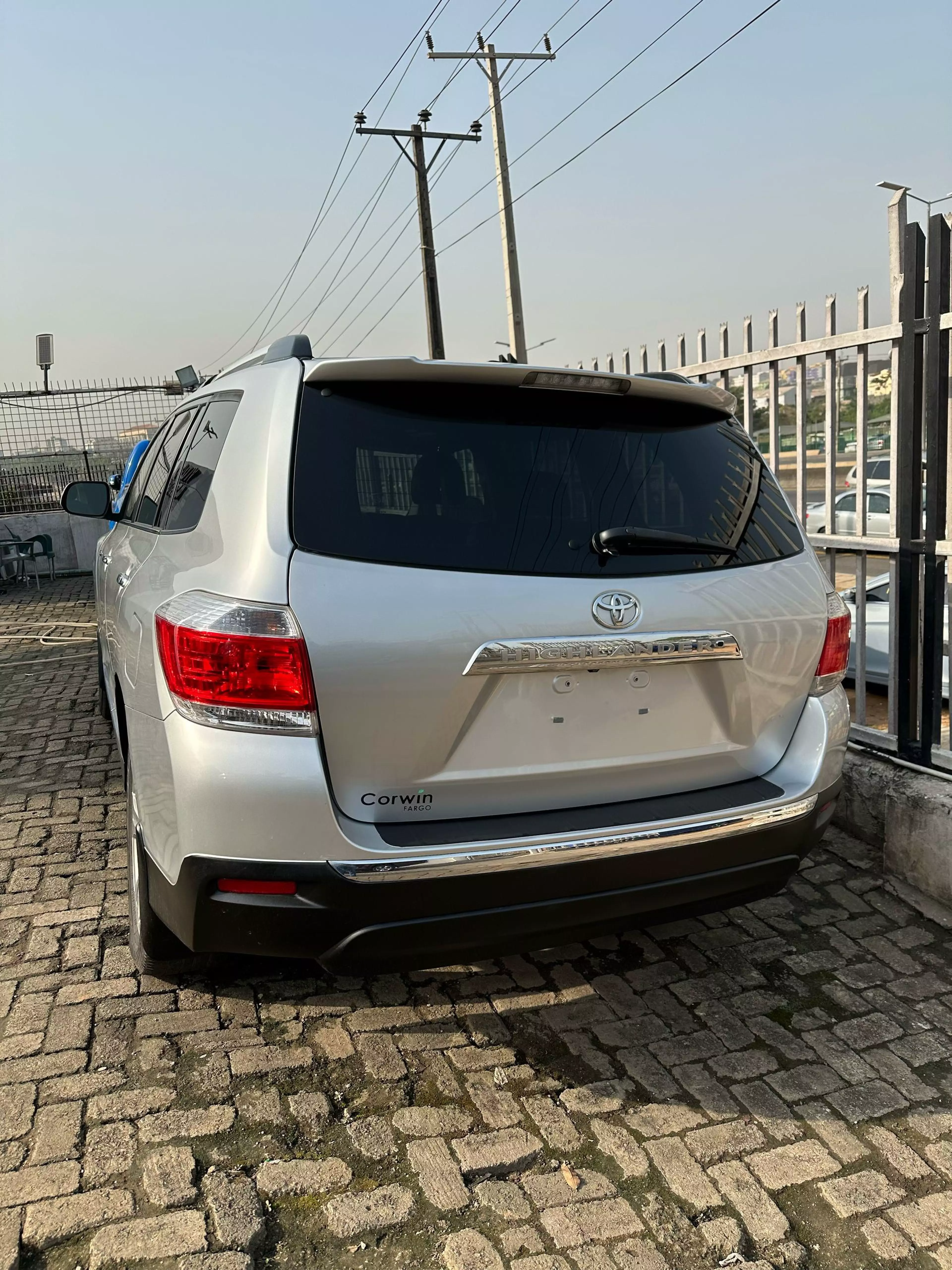 Toyota Highlander   - 2013