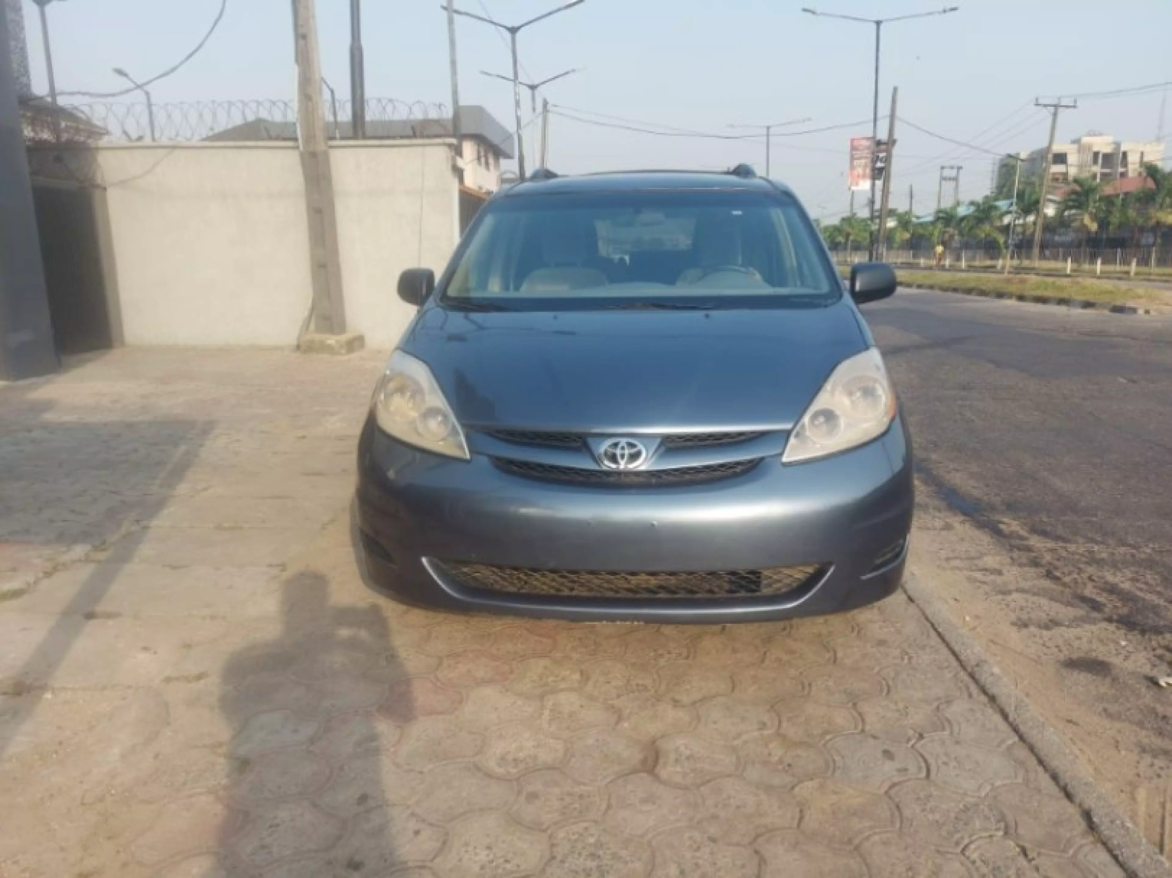 Toyota Sienna - 2009