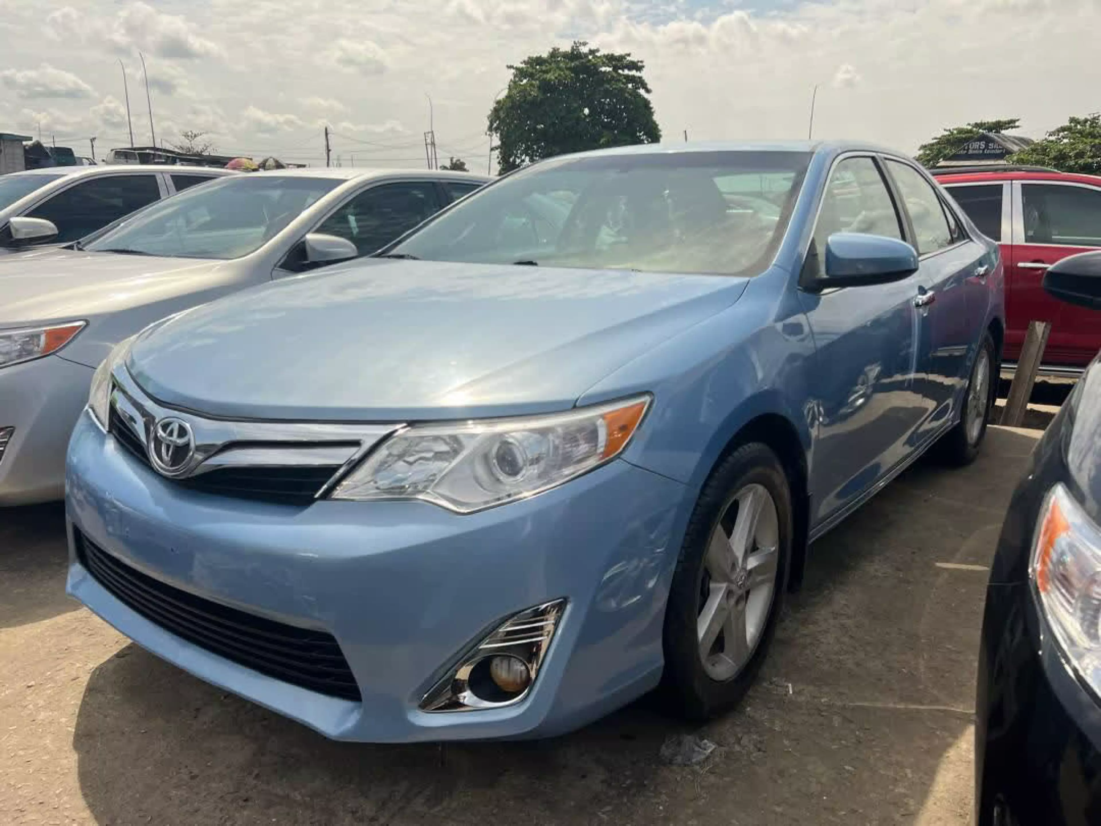 Toyota Camry - 2012