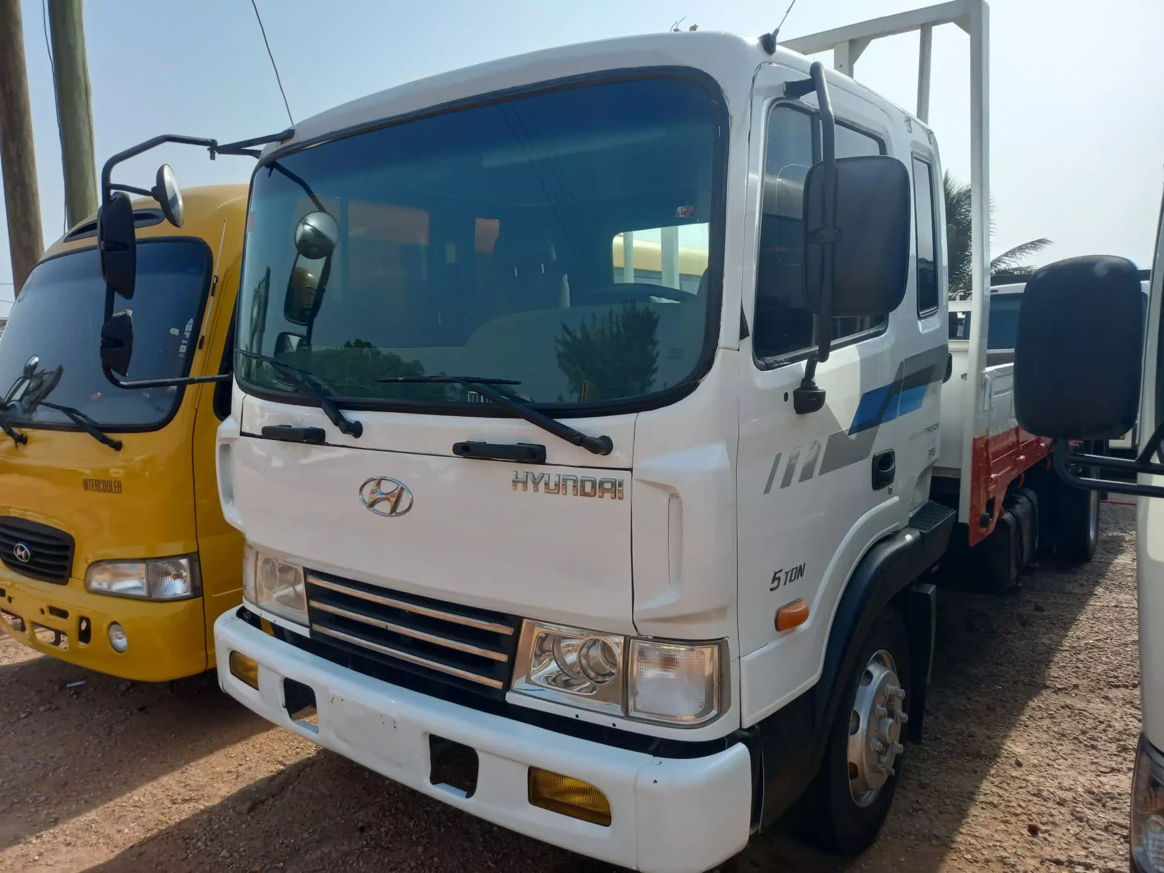 Hyundai Rhino - 2005