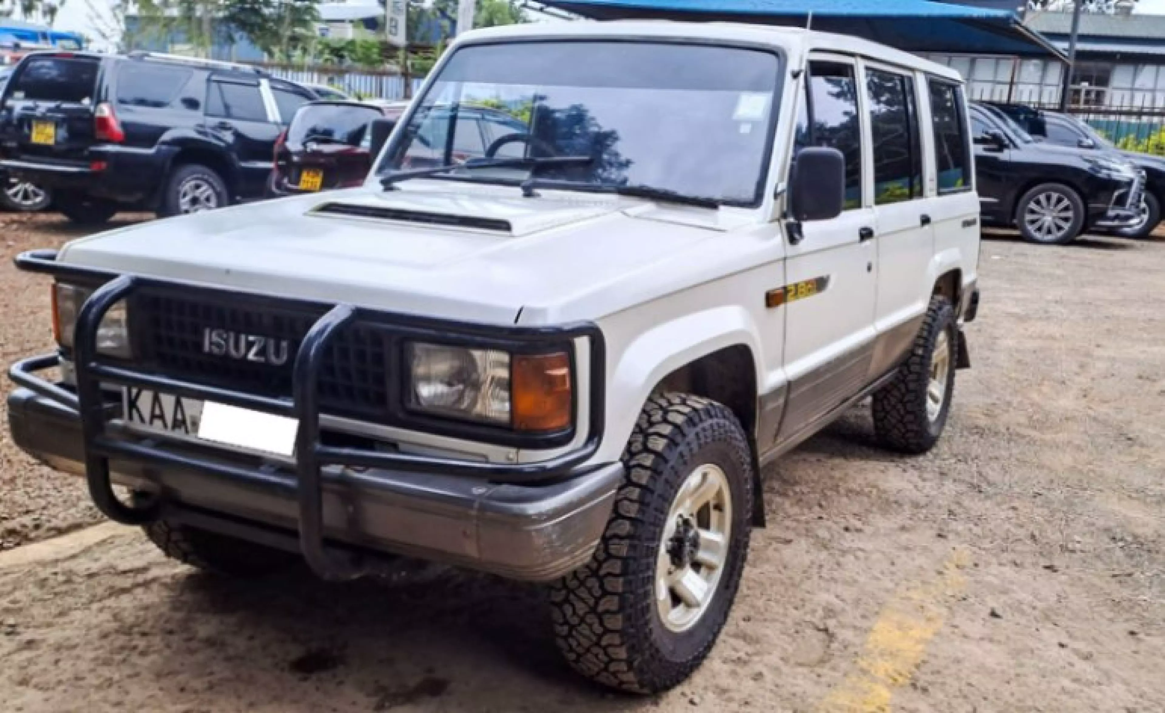 Isuzu Trooper - 1990
