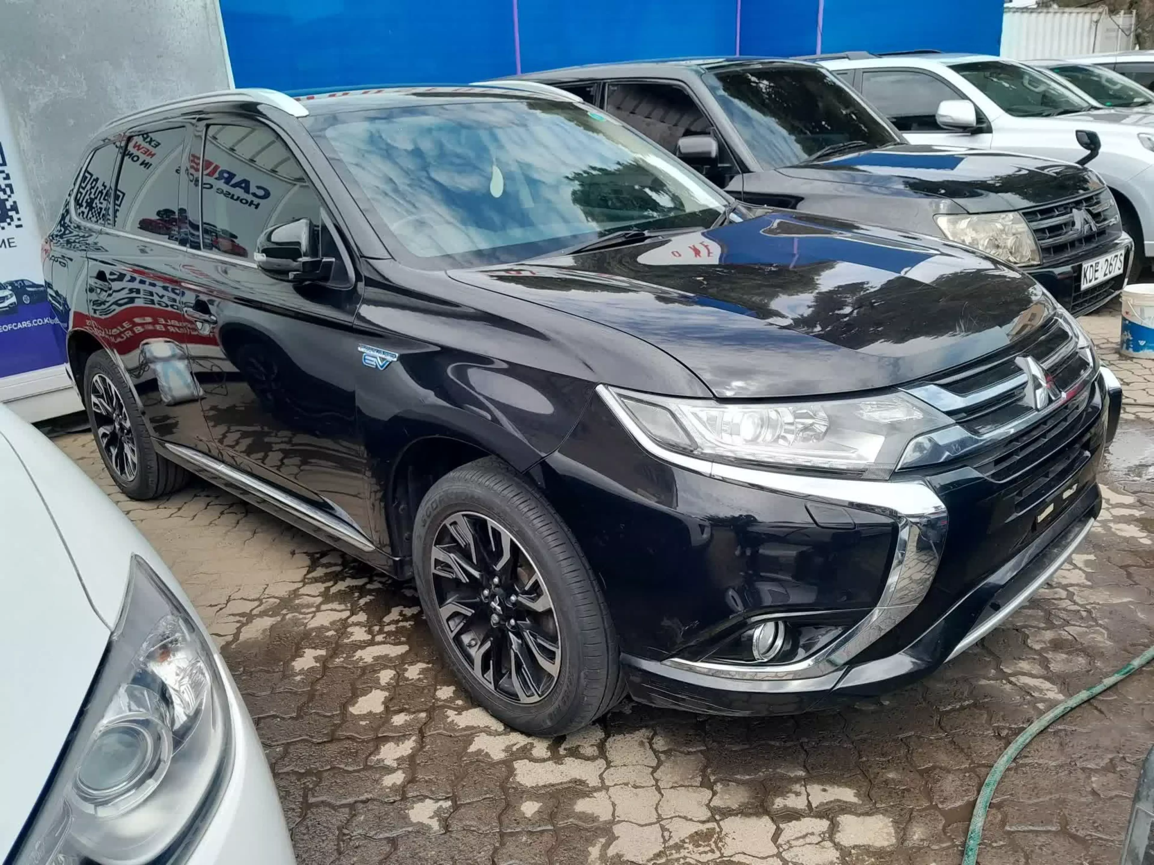 Mitsubishi Outlander hybrid  - 2016