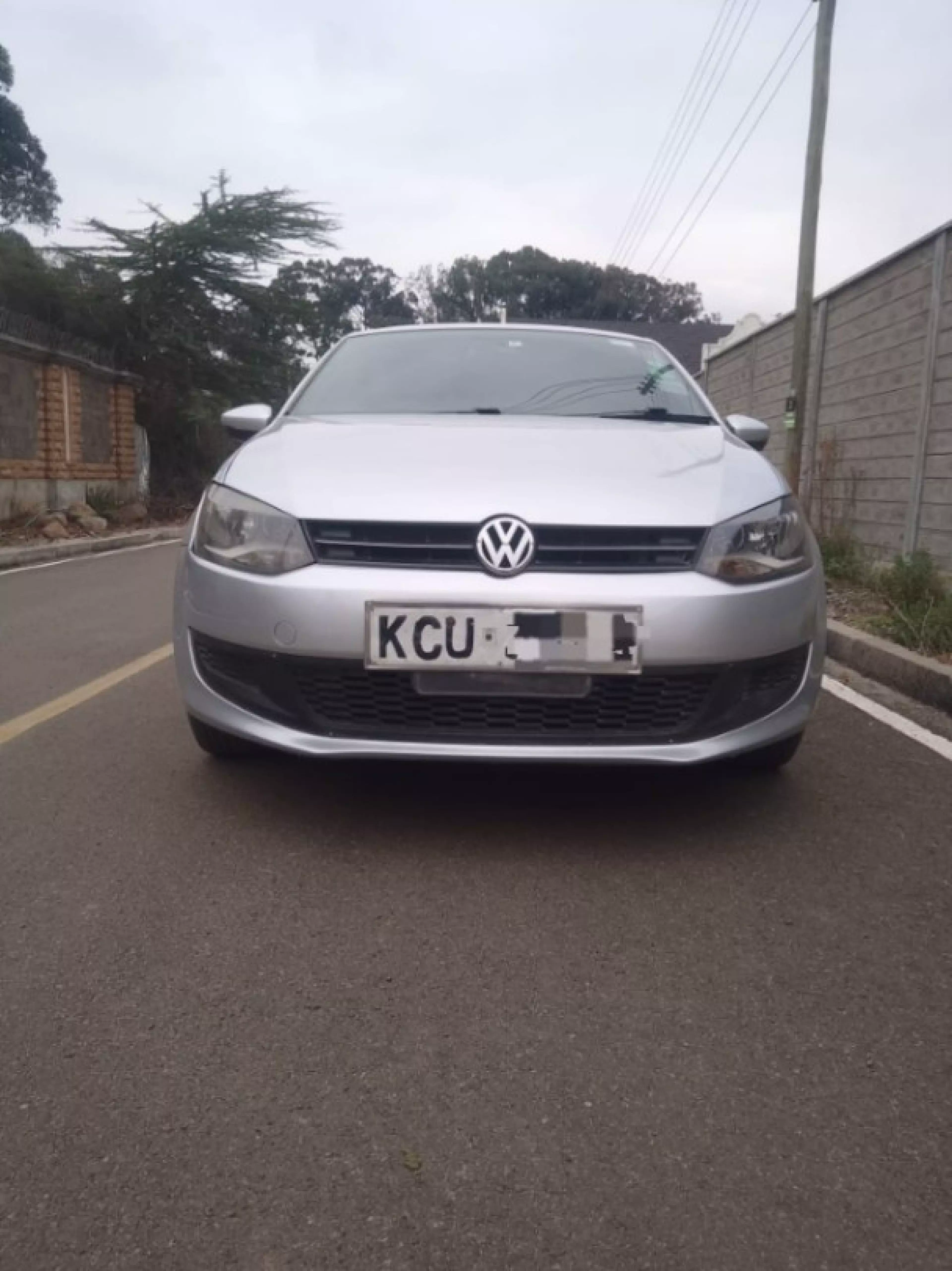 VOLKSWAGEN polo sedadan trend  ba ess - 2012