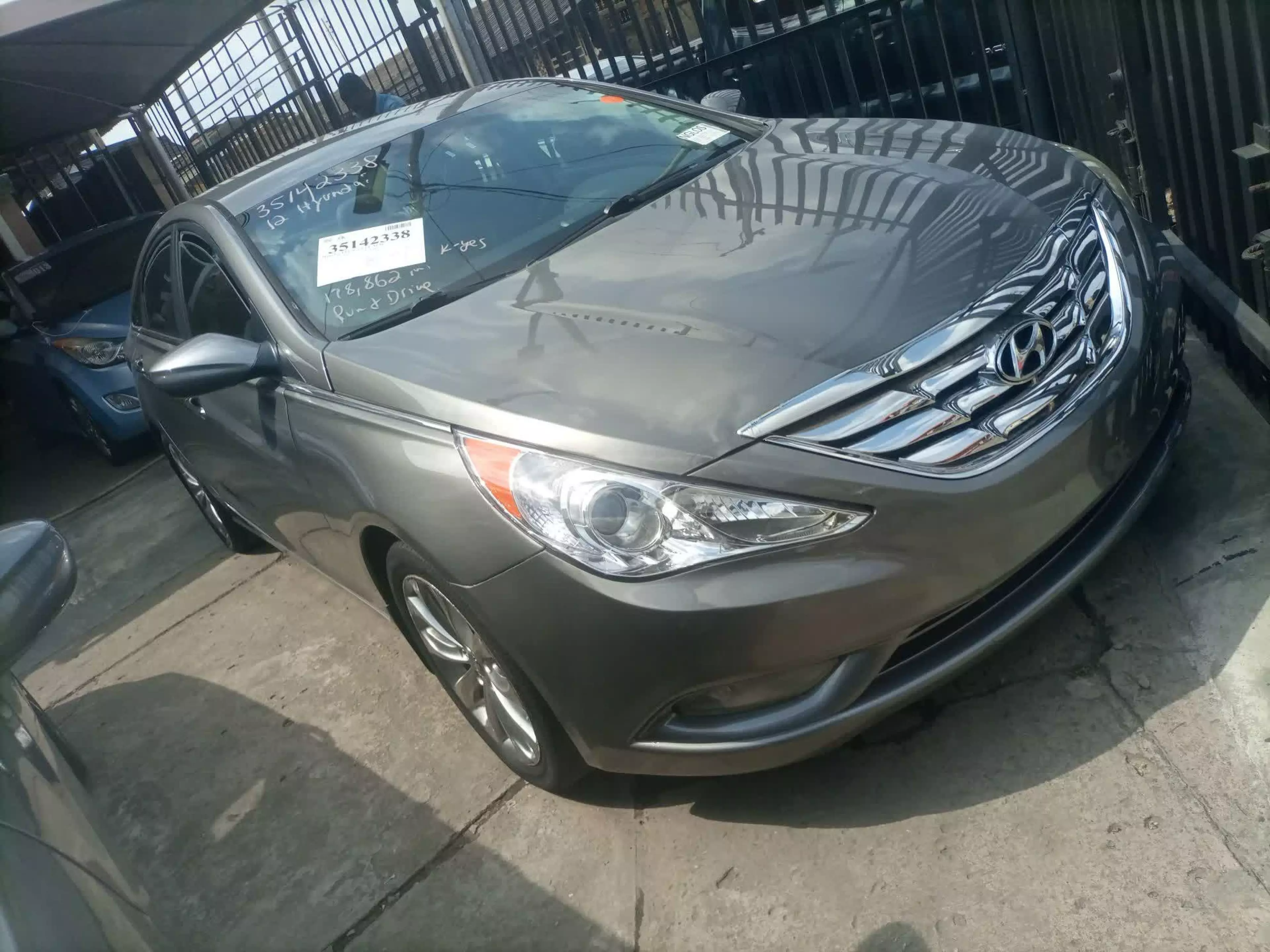 Hyundai Sonata - 2012