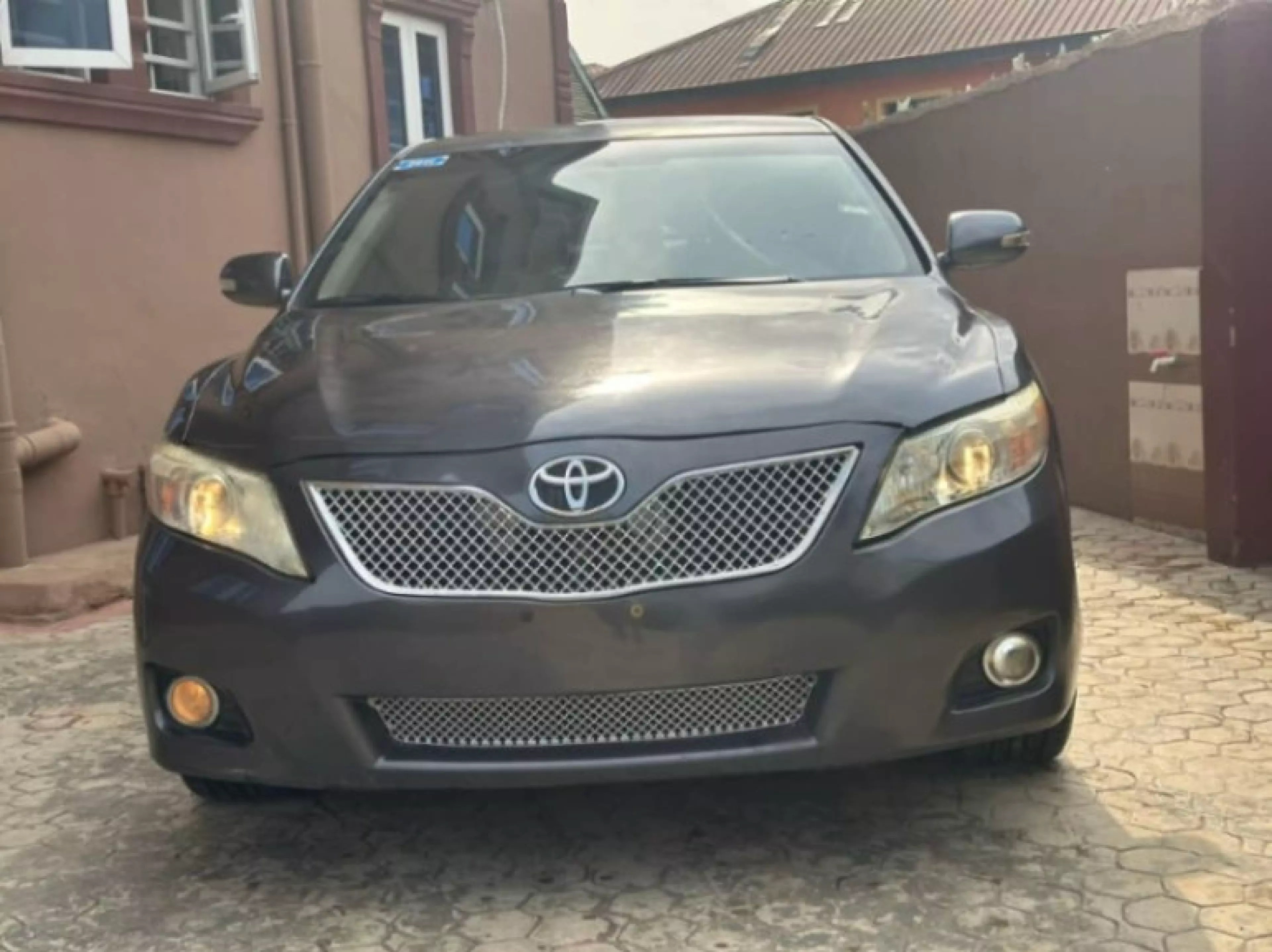 Toyota Camry - 2011