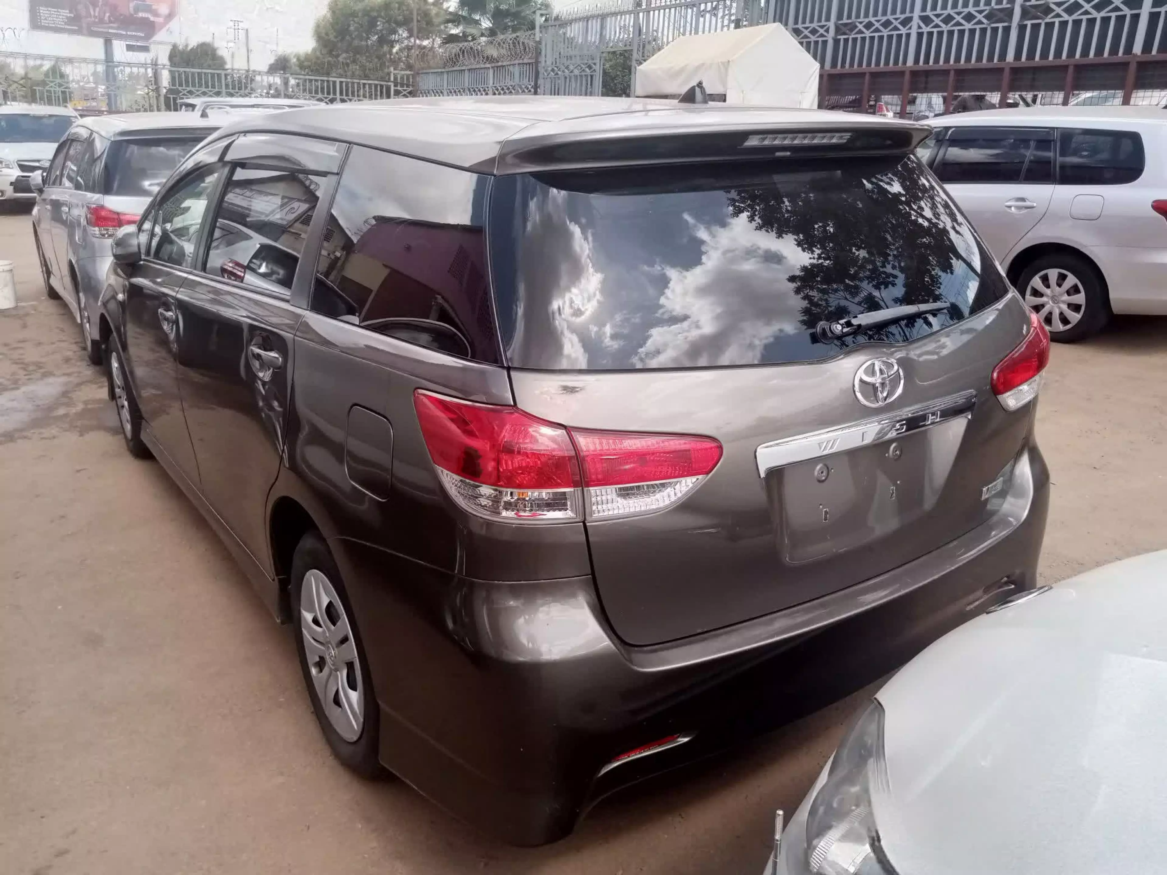 Toyota Wish   - 2010