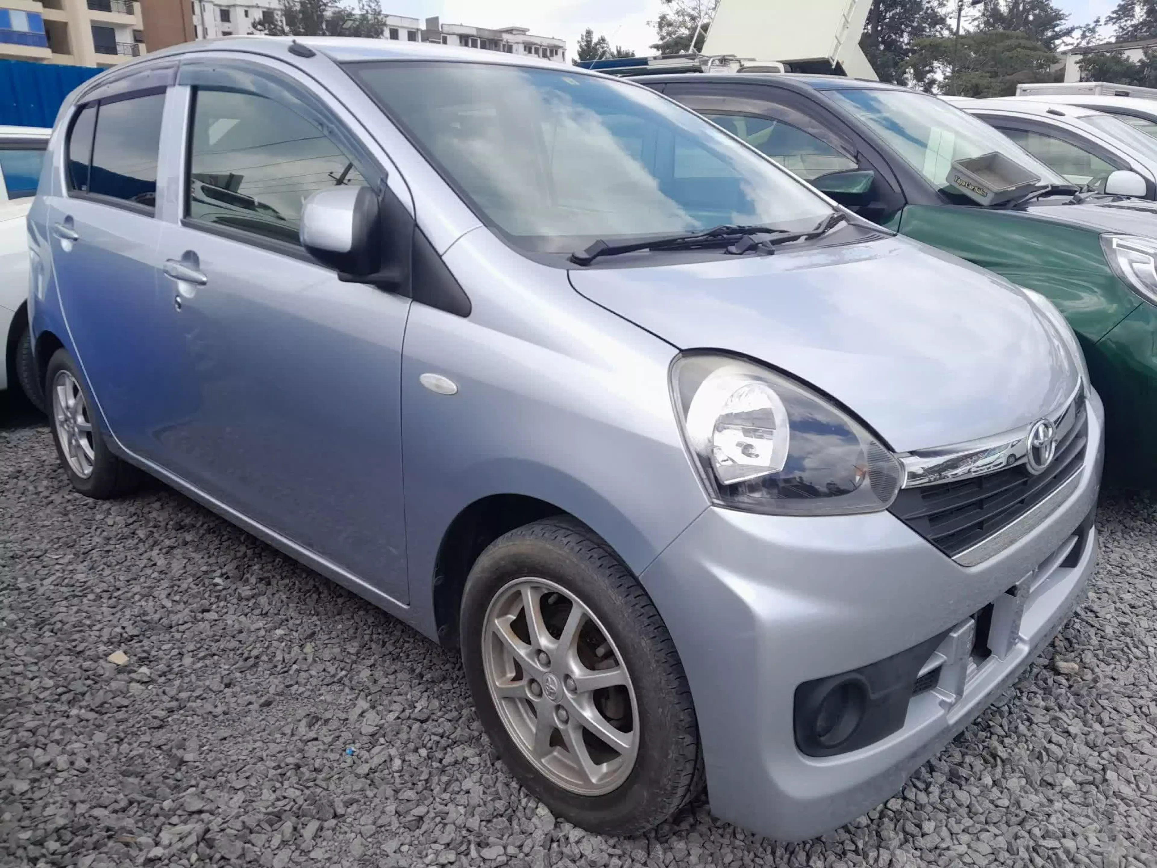 Toyota Pixis  - 2015
