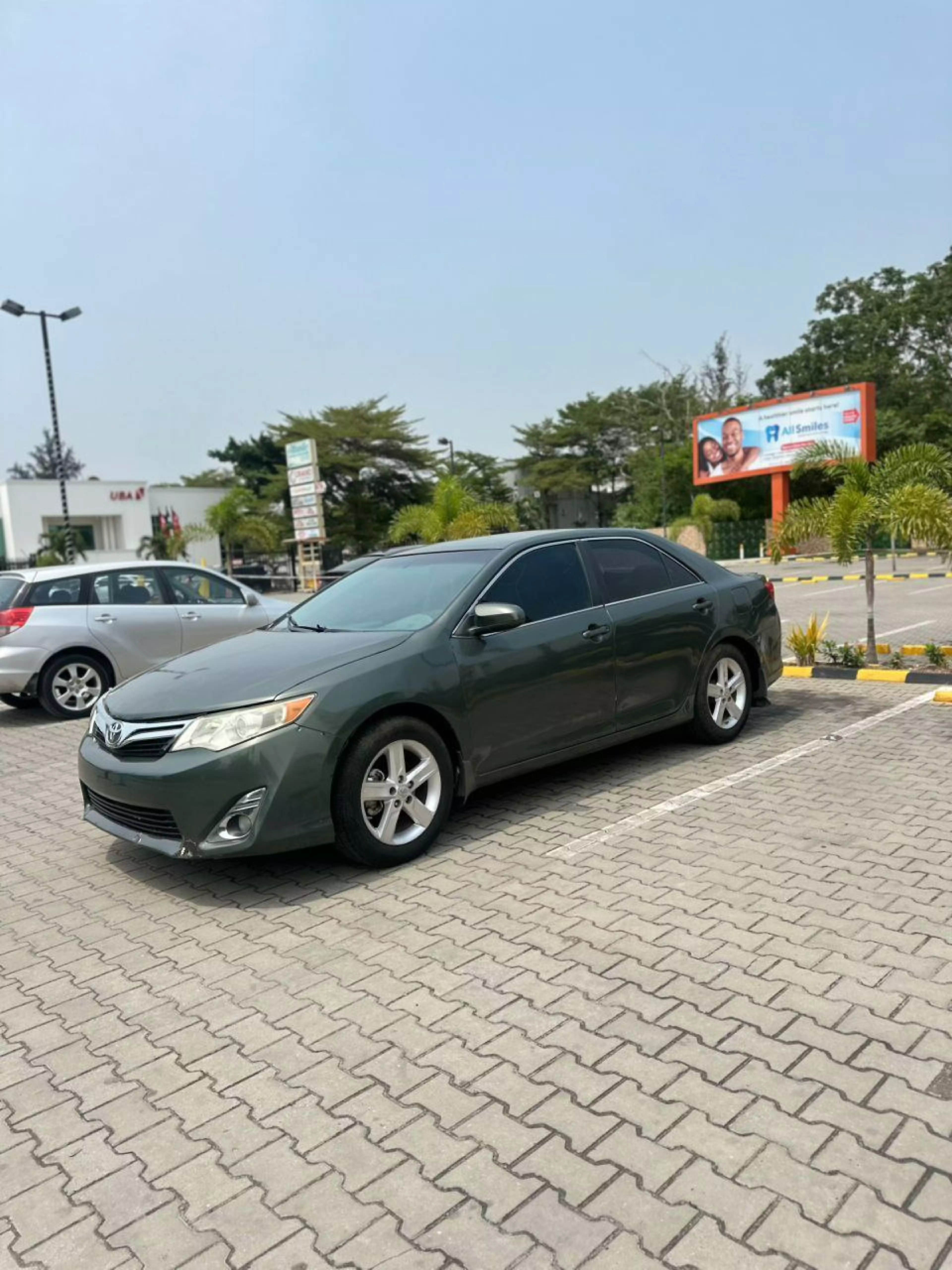 Toyota Camry   - 2012