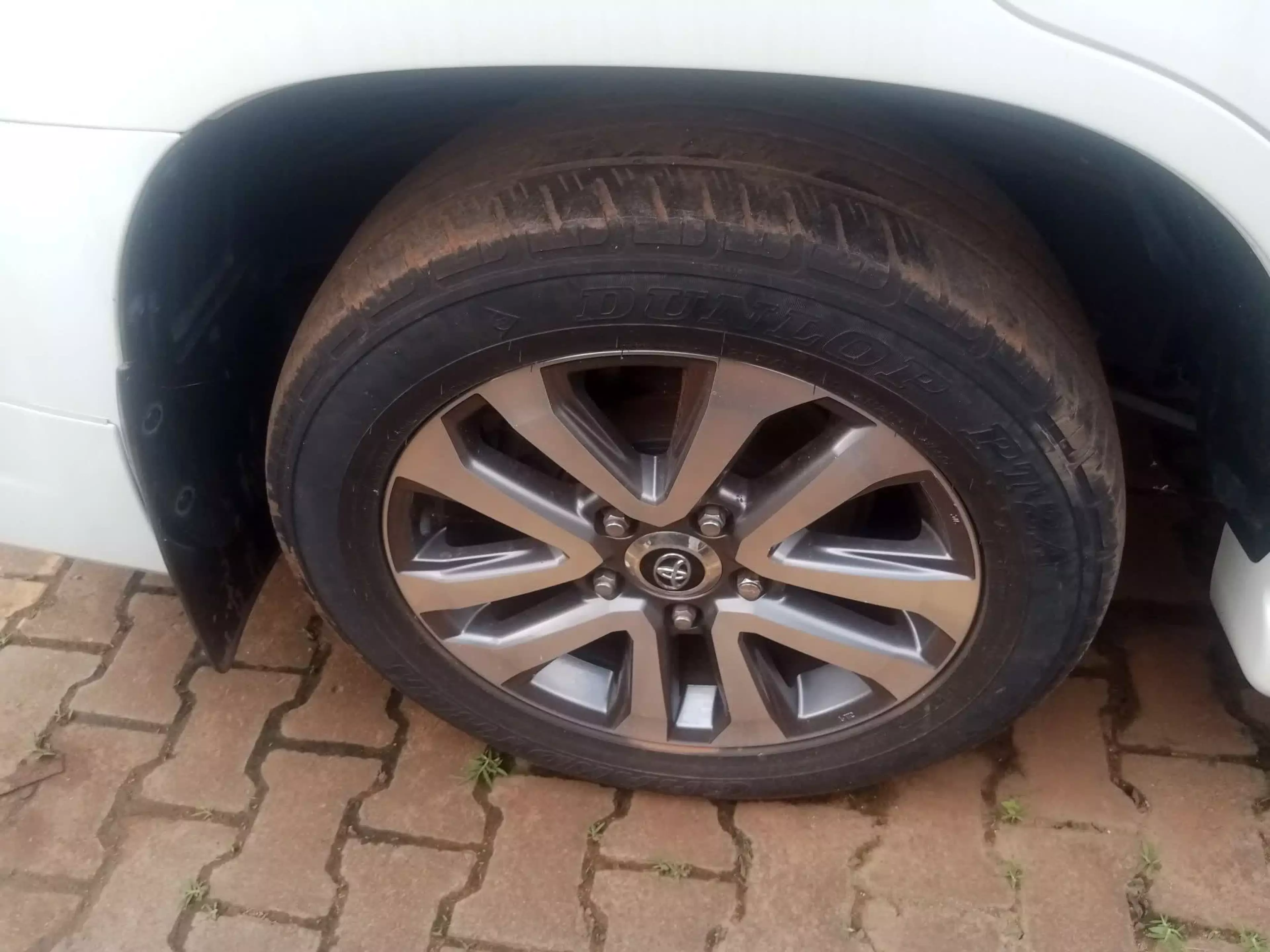 Toyota Landcruiser  V8   - 2017