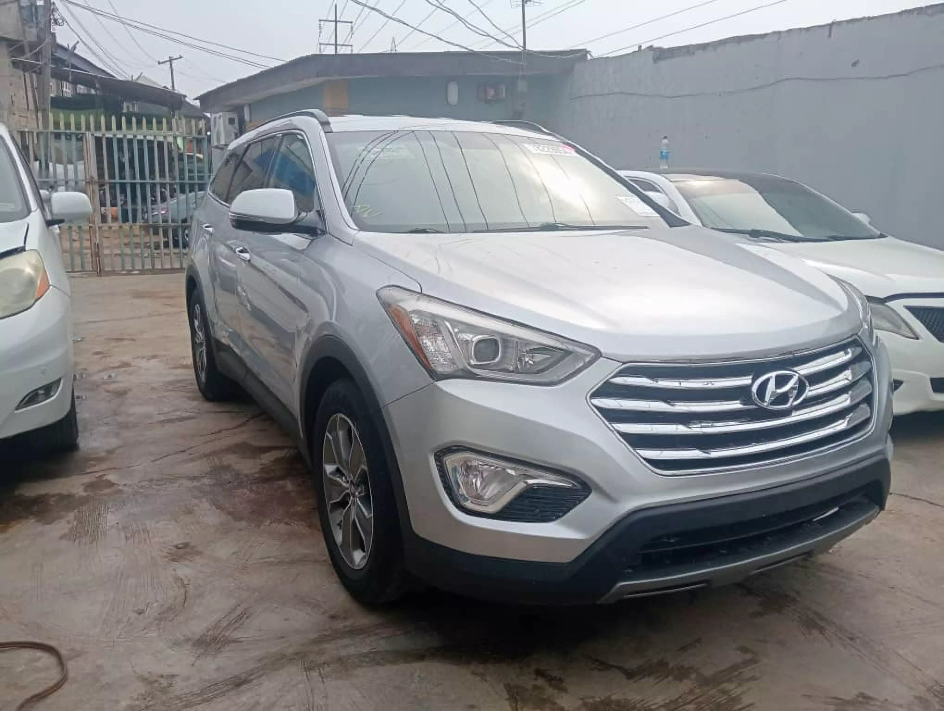 Hyundai Santa Fe   - 2014