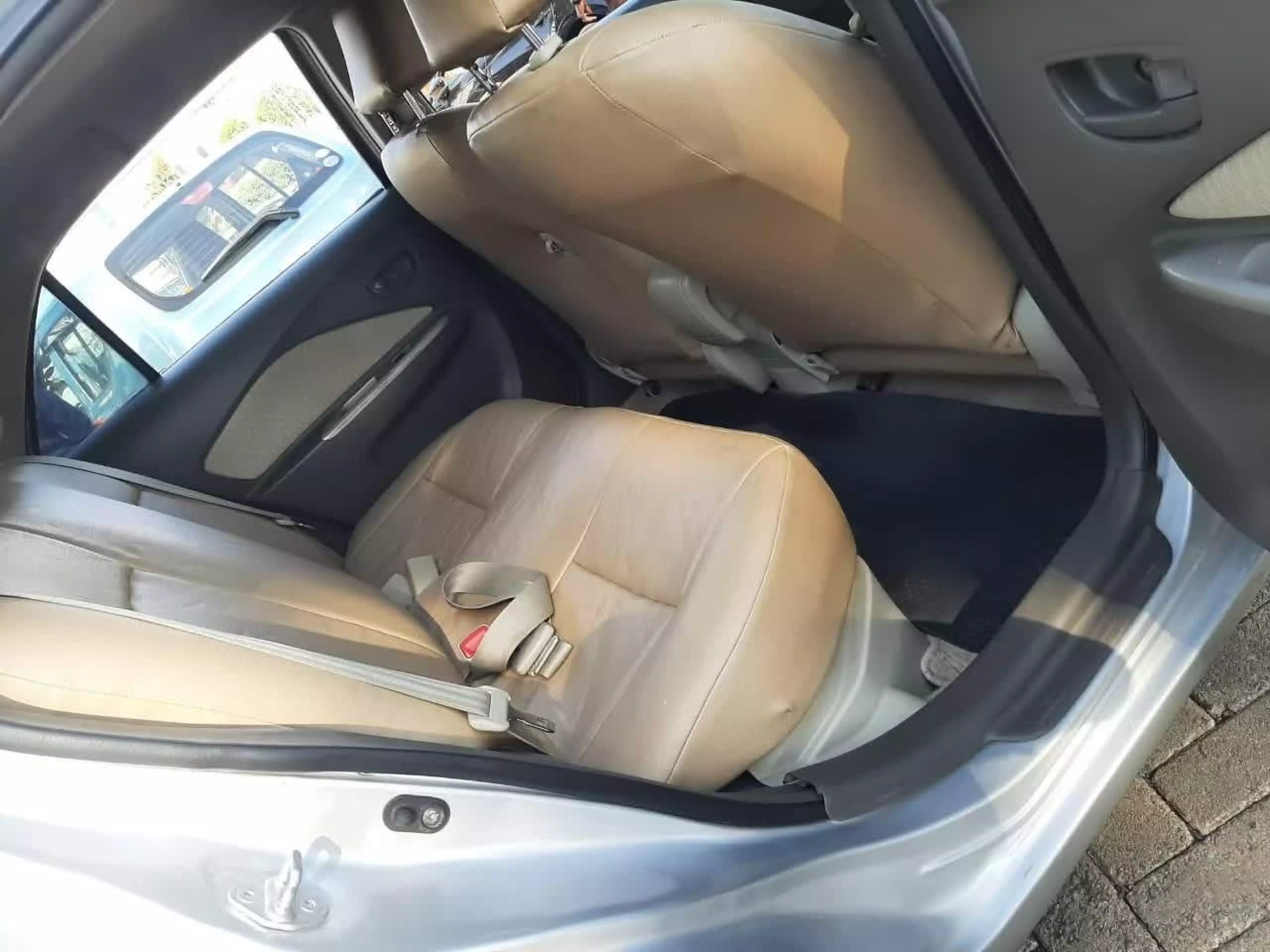 Toyota Belta   - 2012