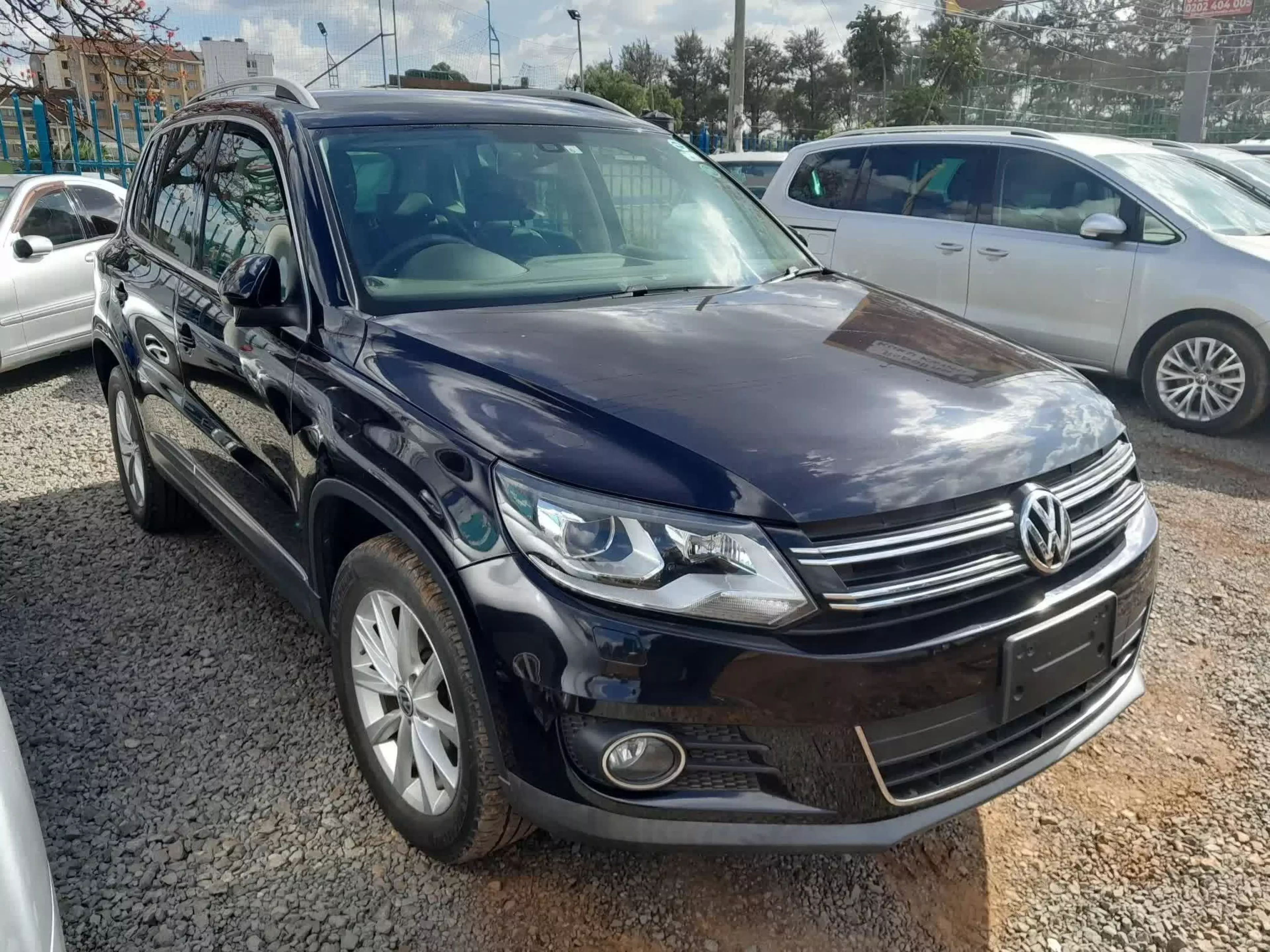Volkswagen Tiguan - 2015