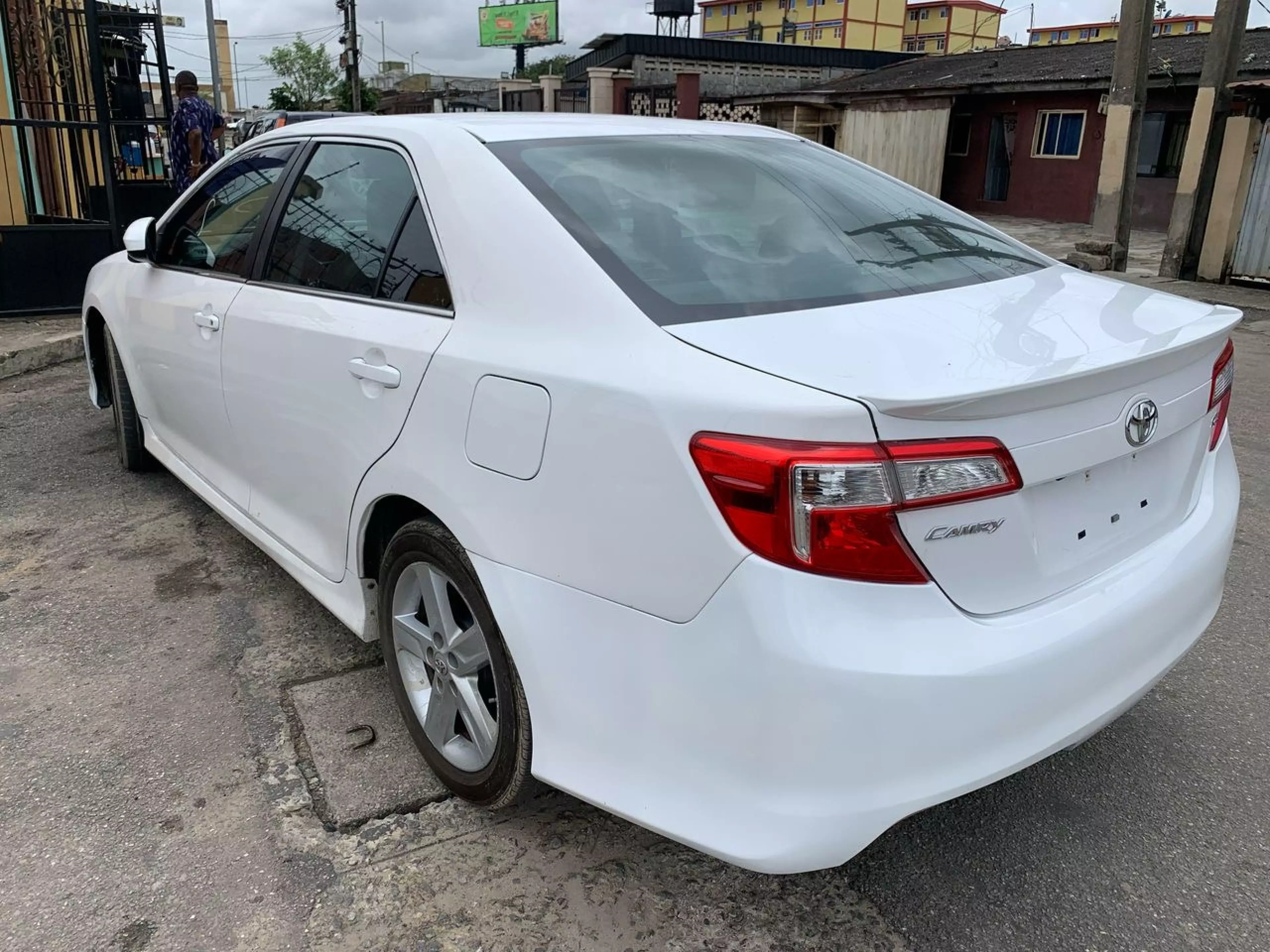 Toyota Camry   - 2014