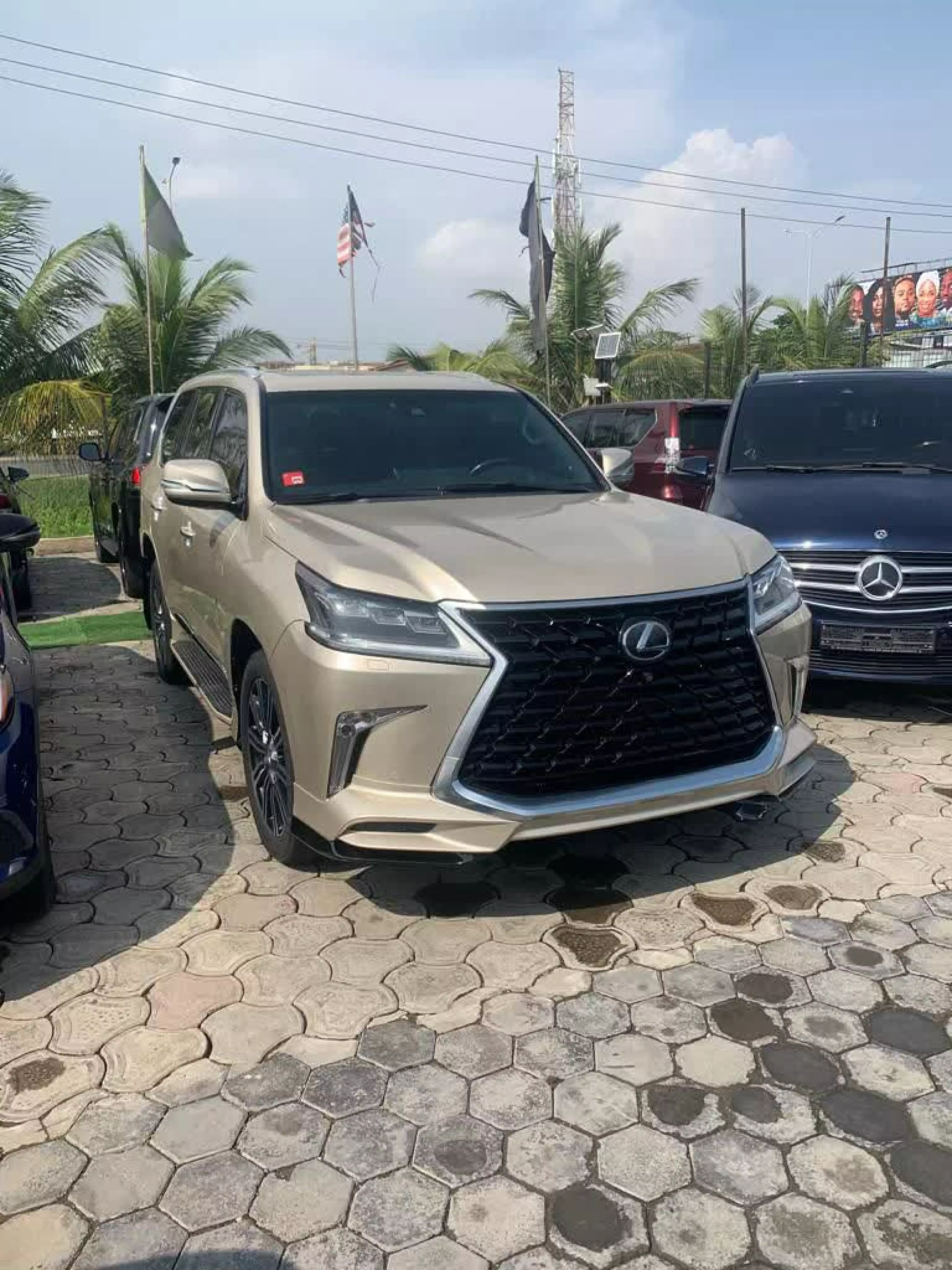 Lexus 570 - 2019