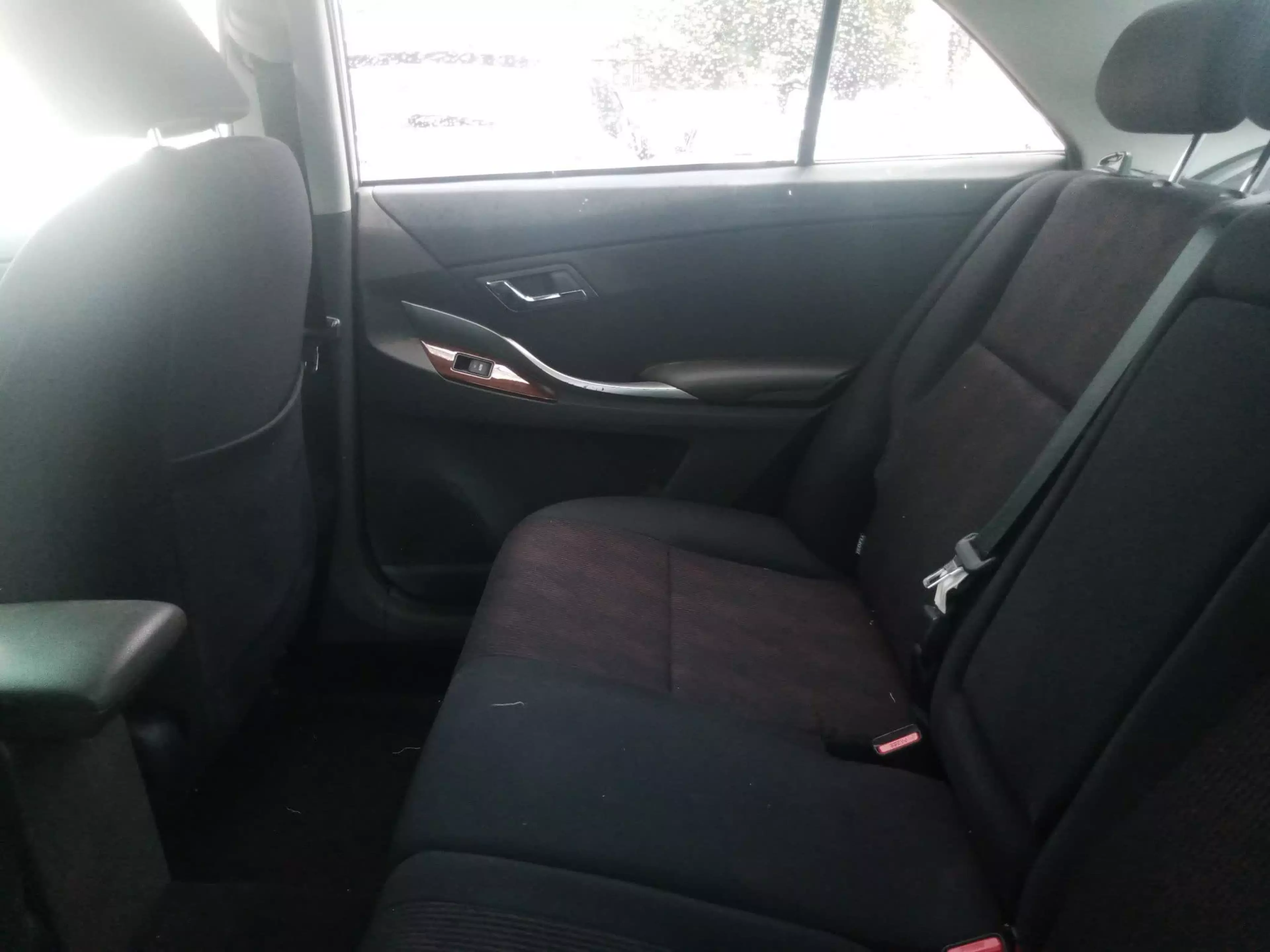 Toyota Premio    - 2011
