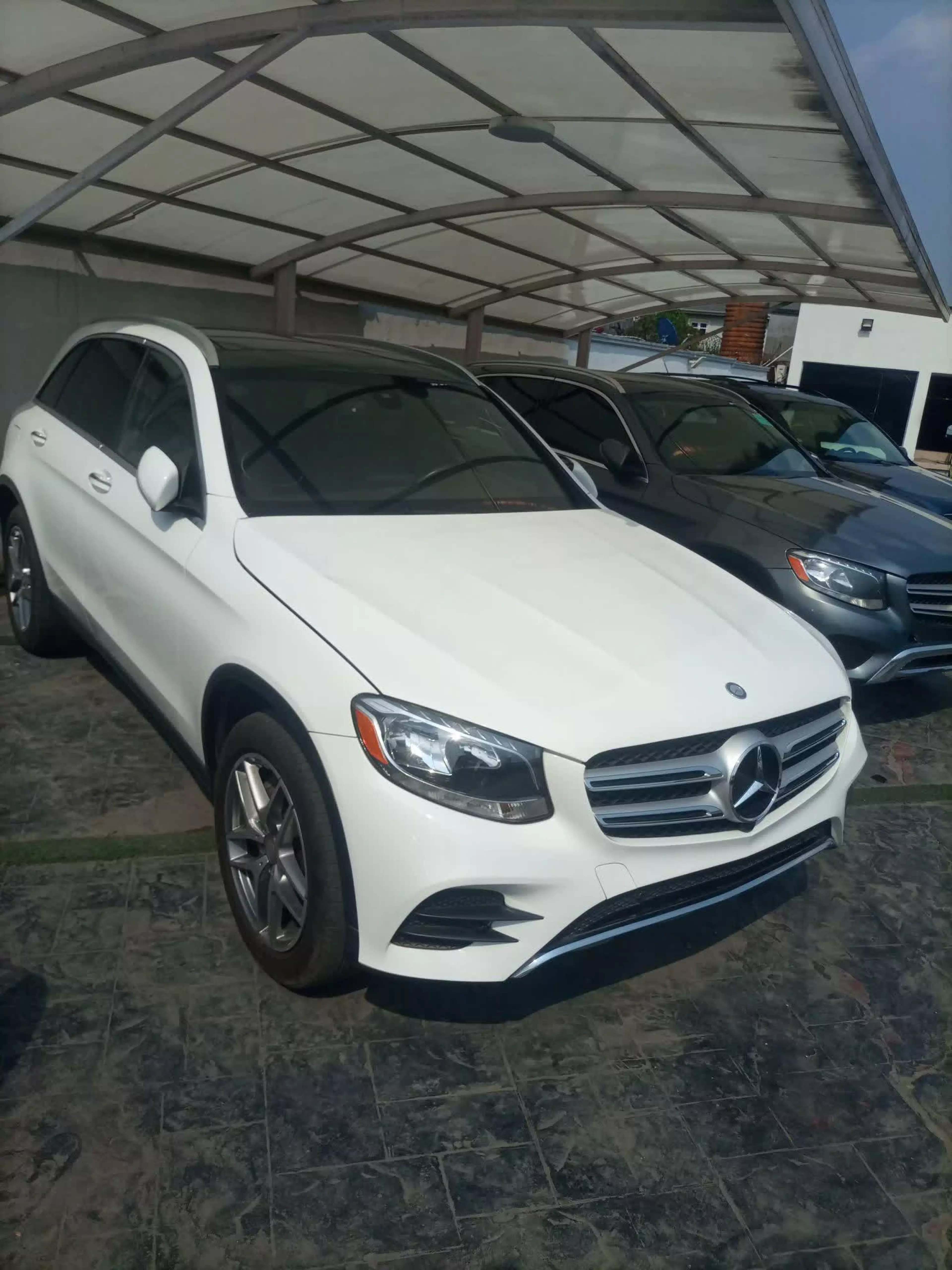 Mercedes-Benz GLC 300 - 2016
