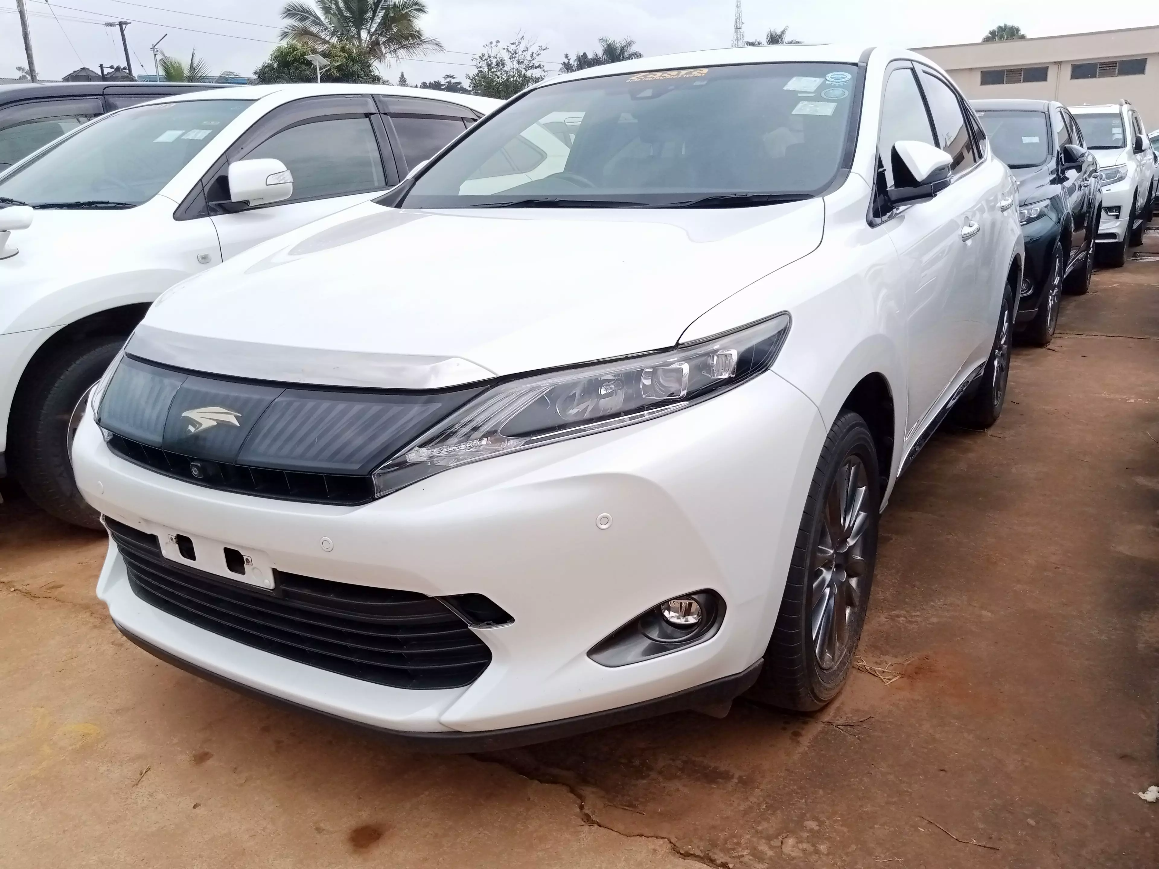 Toyota Harrier   - 2015
