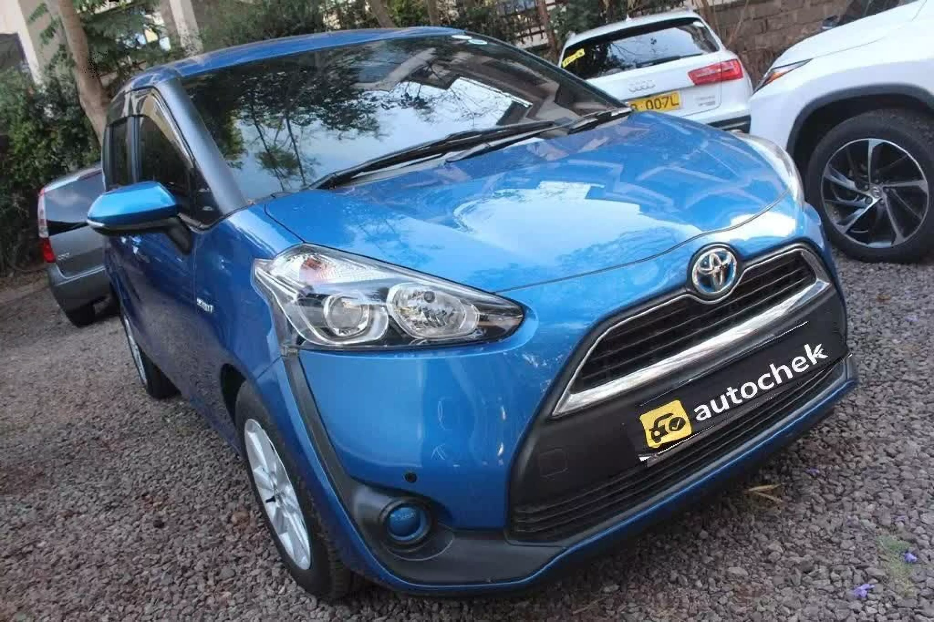 Toyota Sienta - 2016