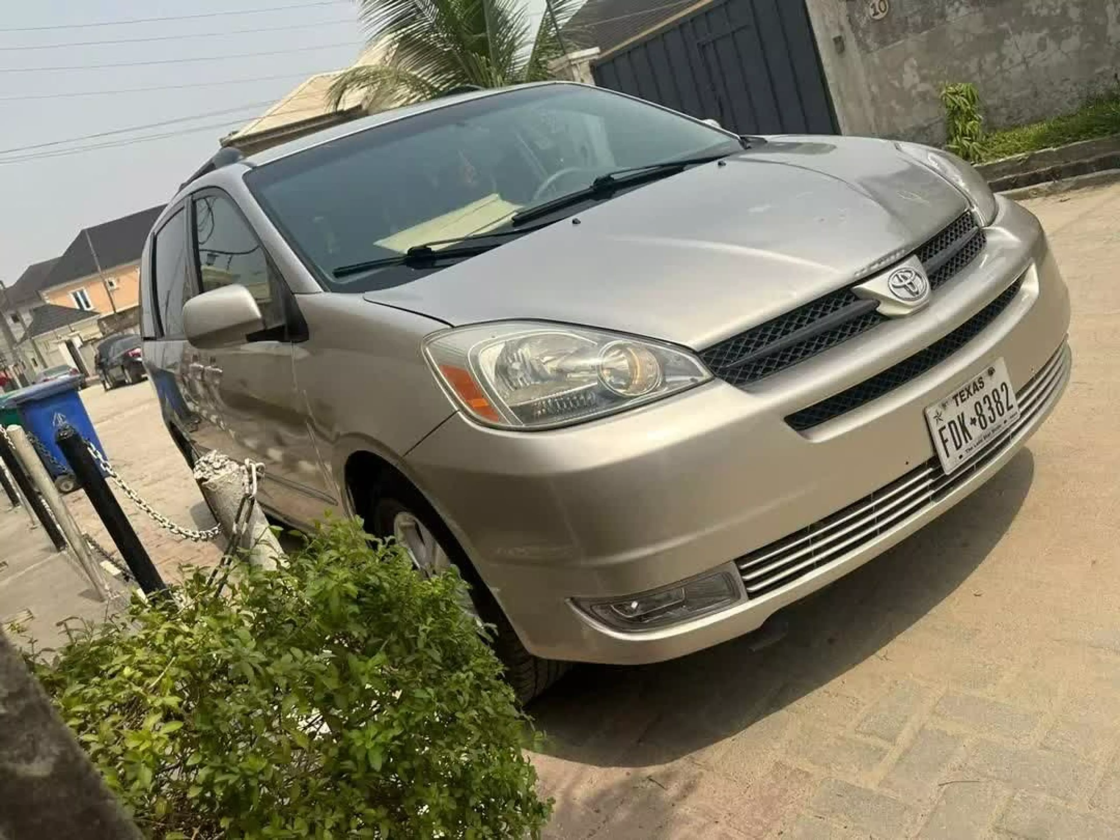 Toyota Sienna - 2005