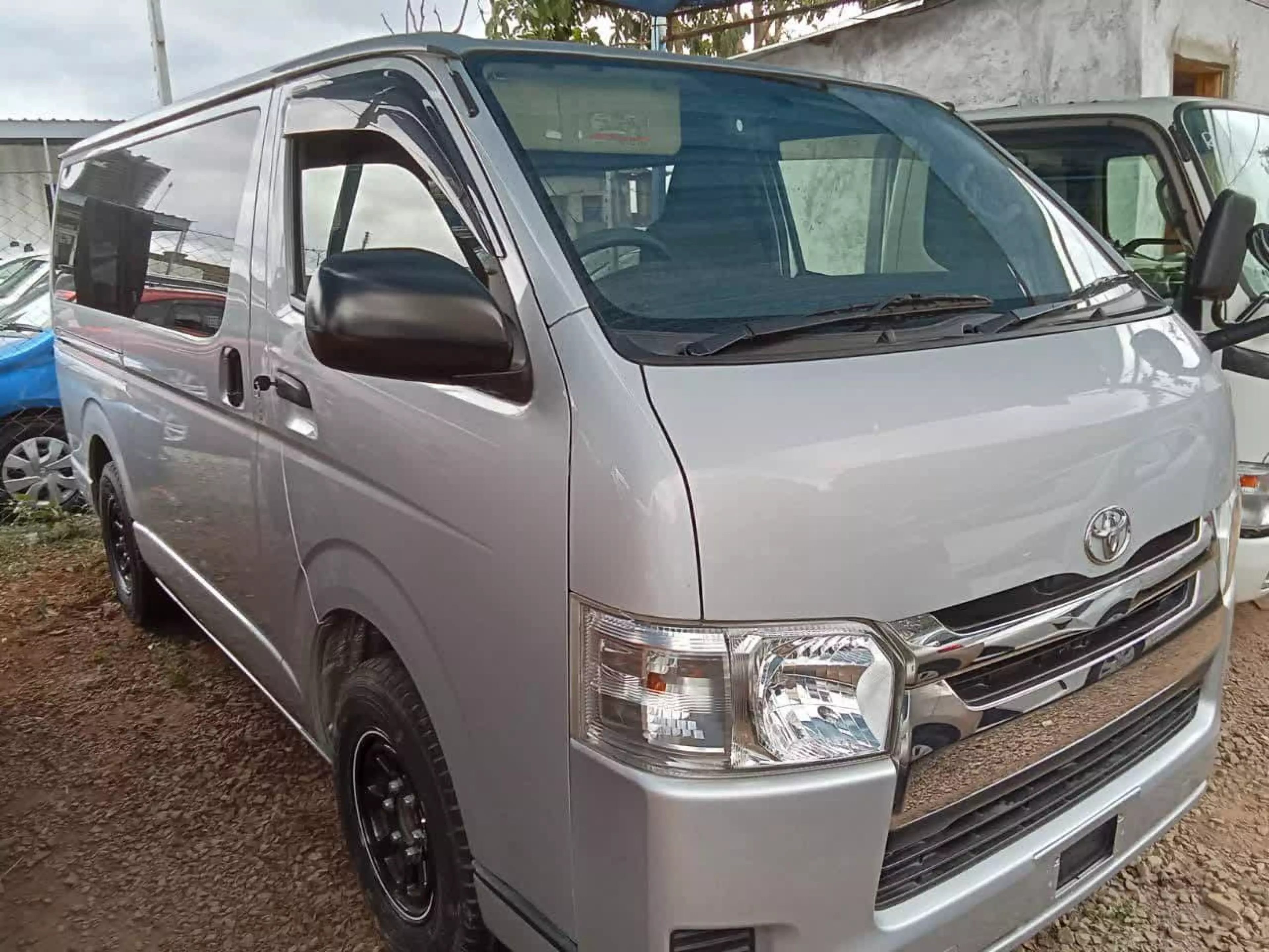 Toyota Hiace - 2016
