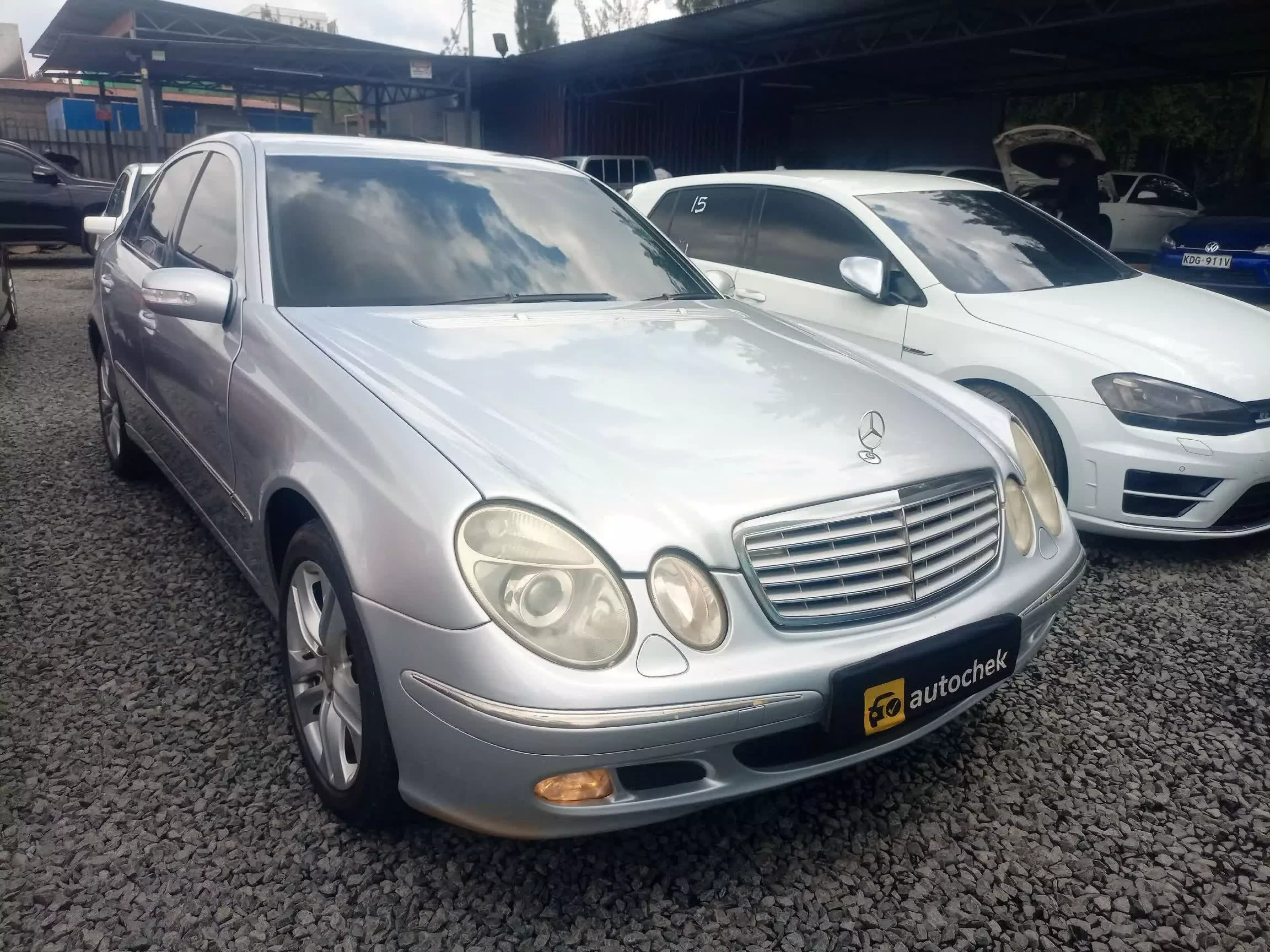 Mercedes-Benz E200 - 2009