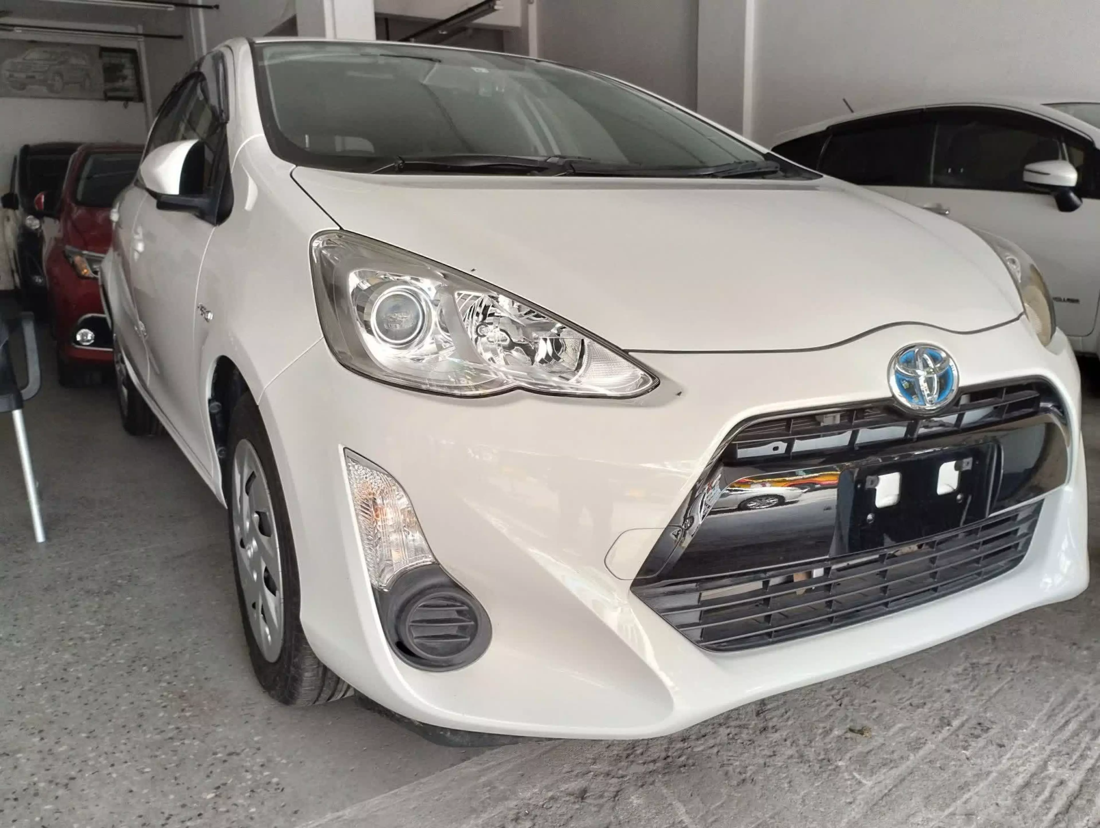 Toyota Aqua - 2015