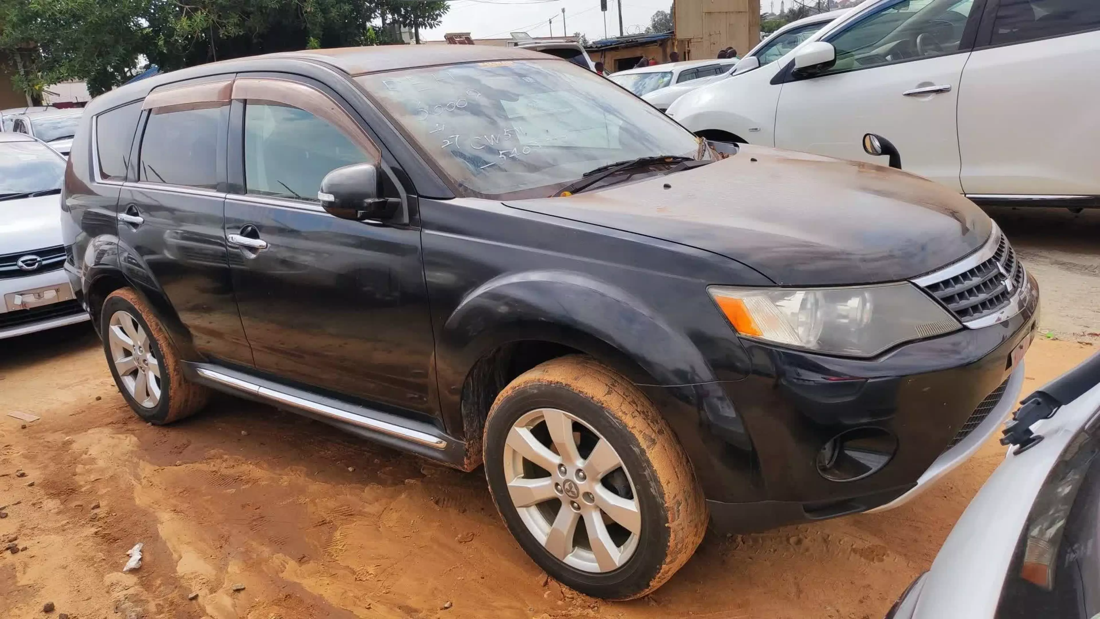 Mitsubishi OUTLANDER - 2010