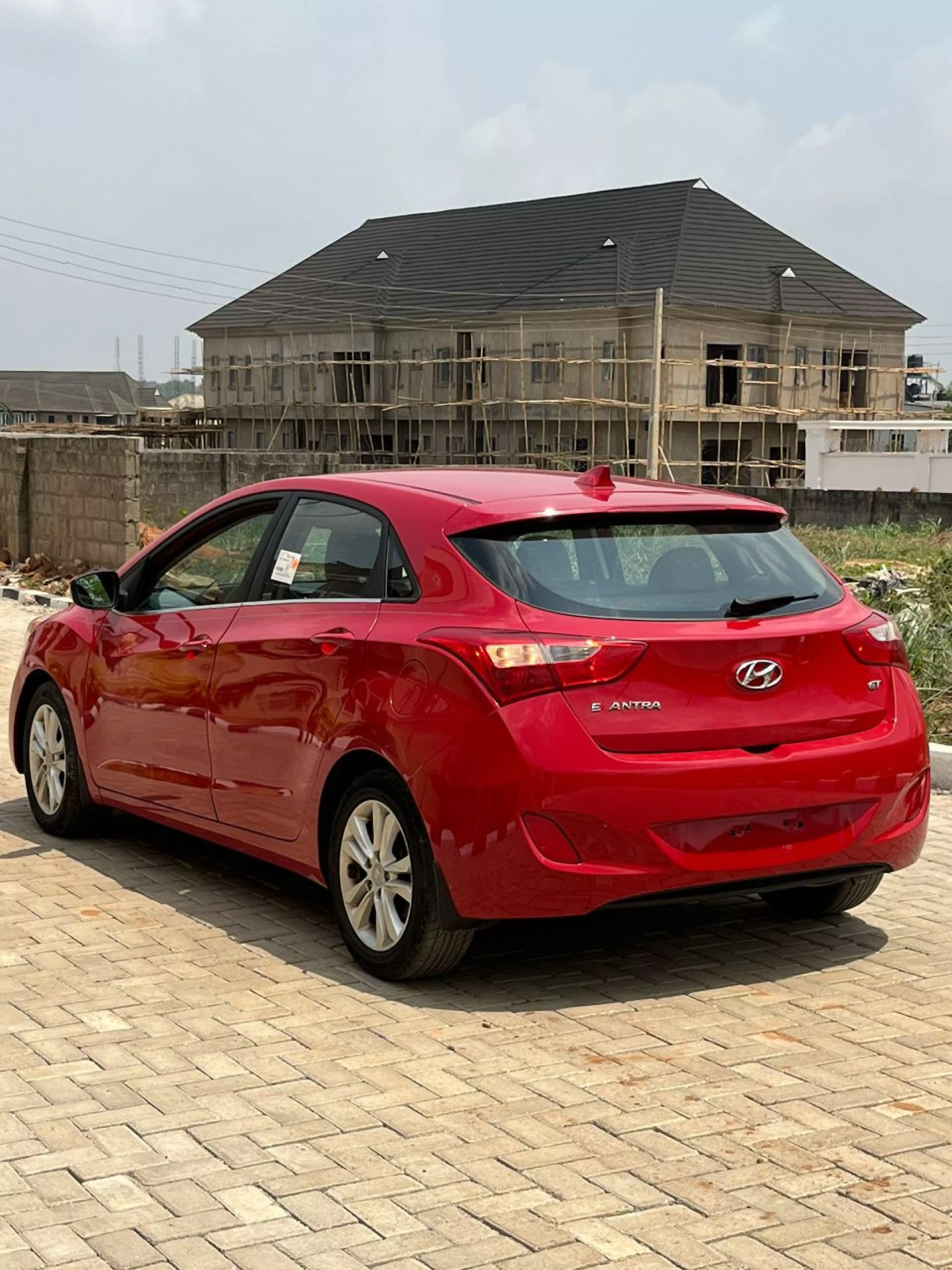 Hyundai Elantra   - 2013
